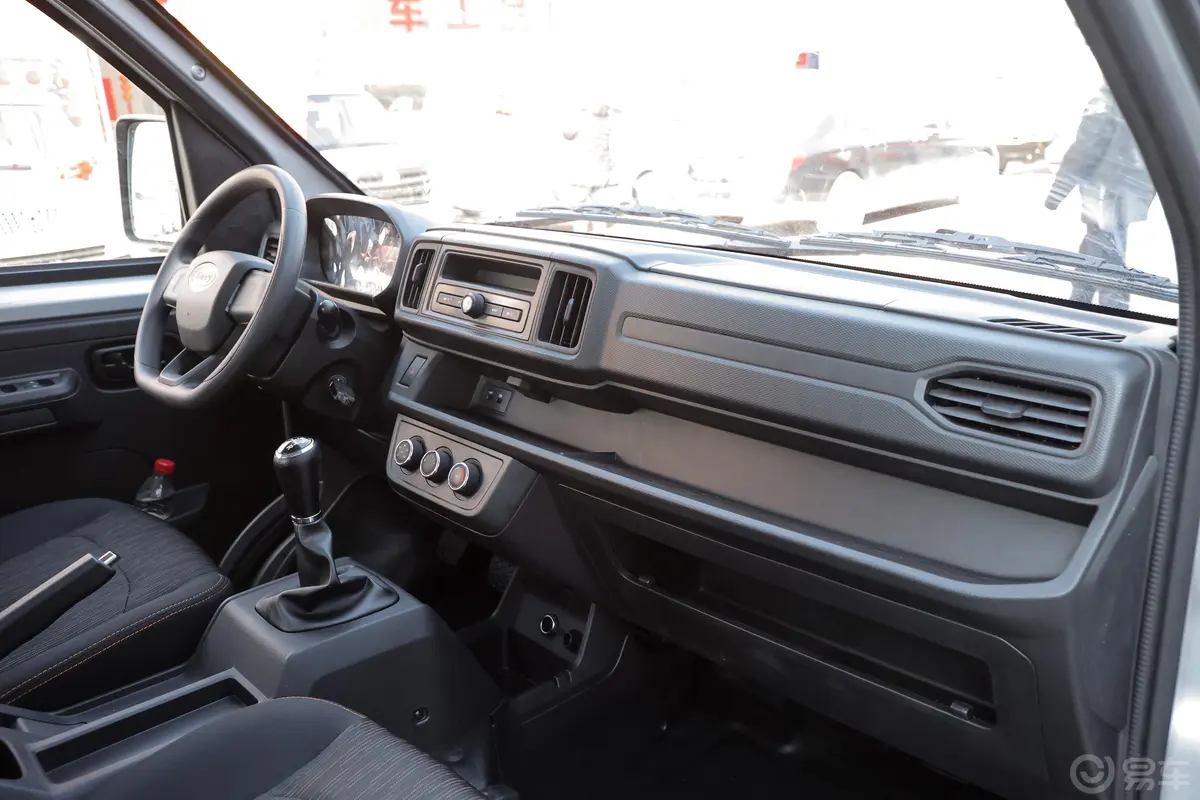 开瑞X61.6L 手动 双排舒适型栏板内饰全景副驾驶员方向