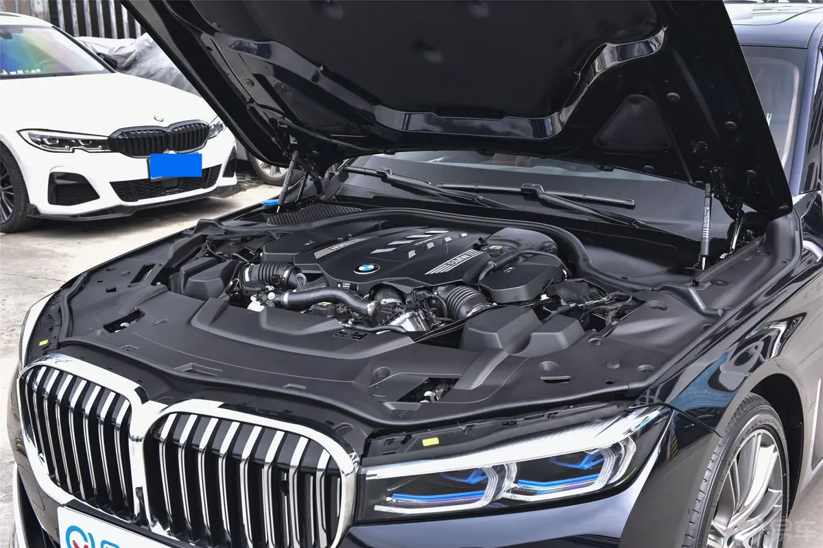 宝马7系改款 750Li xDrive V8 豪华套装外观