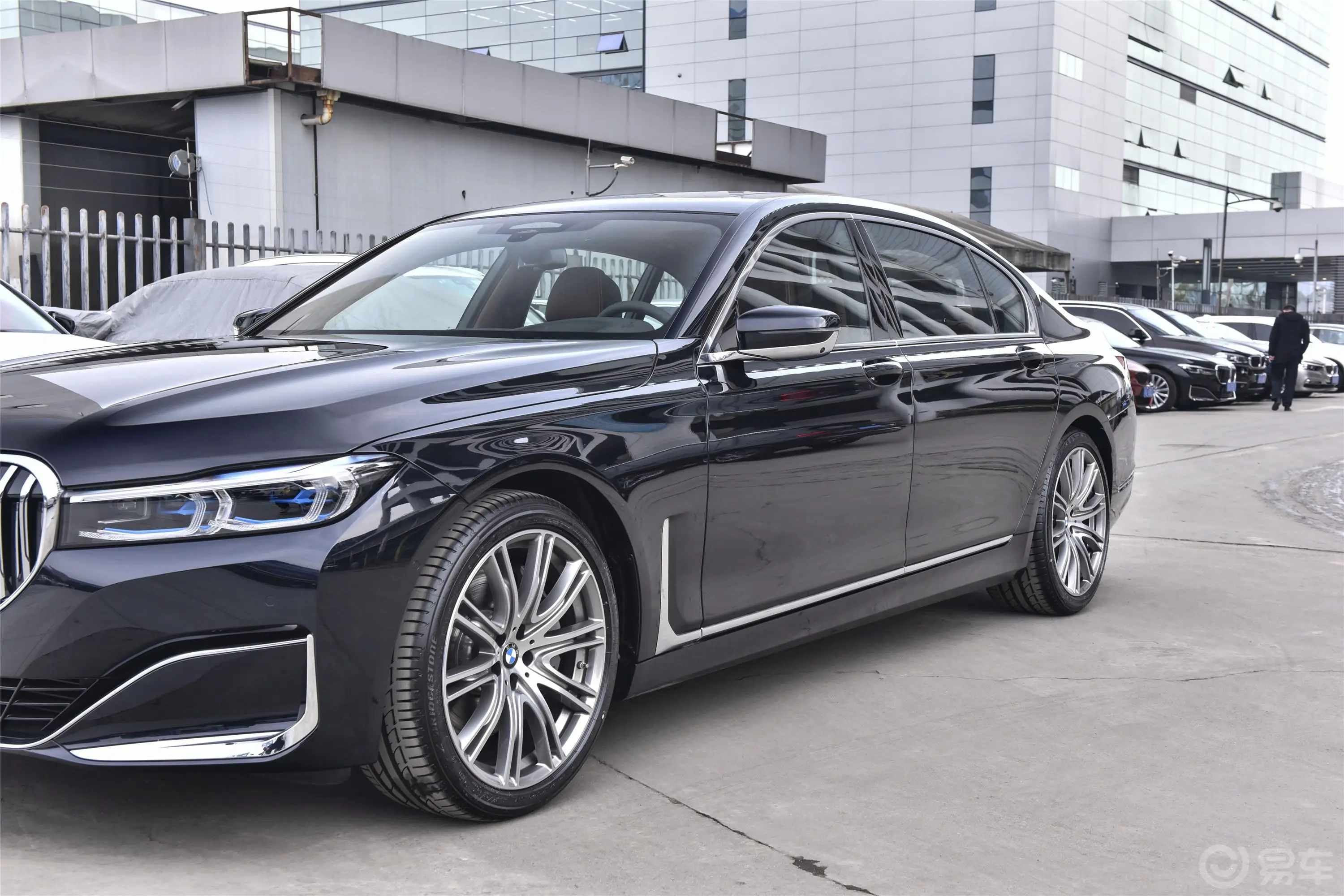 宝马7系改款 750Li xDrive V8 豪华套装外观