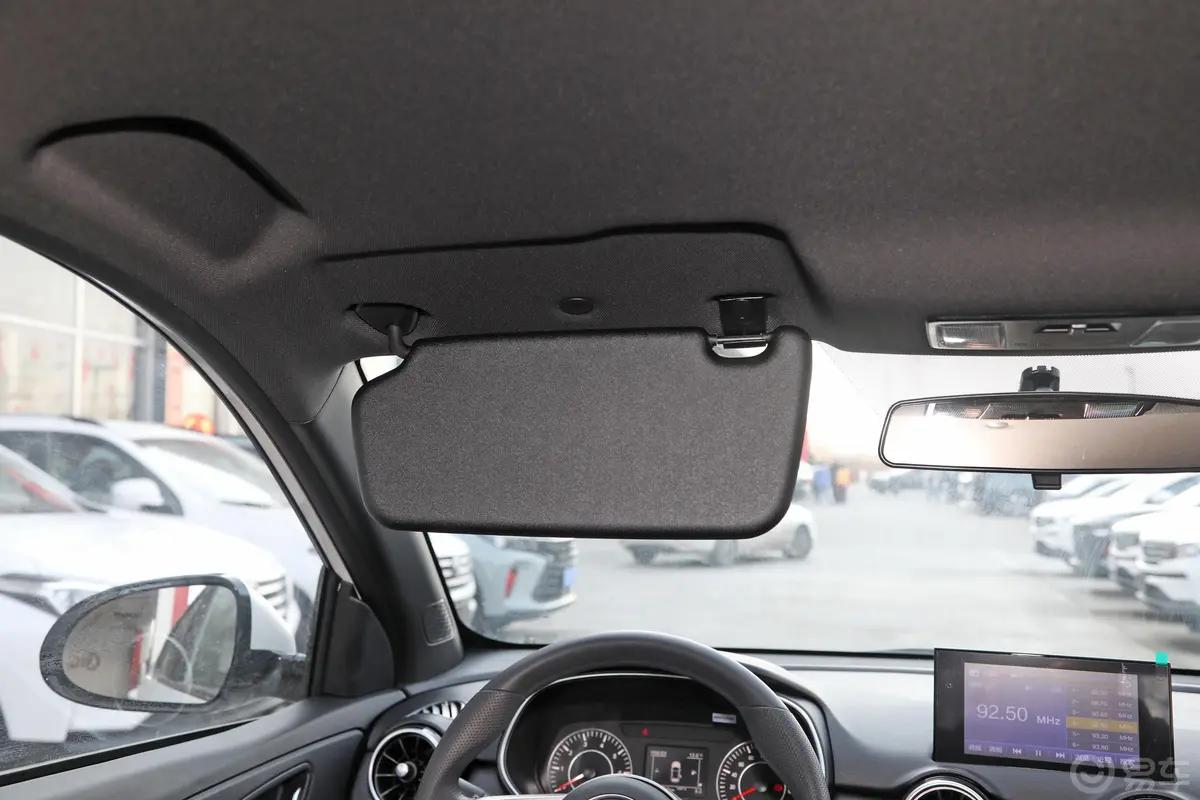 风光500改款 1.5L 手动 悦享型驾驶位遮阳板