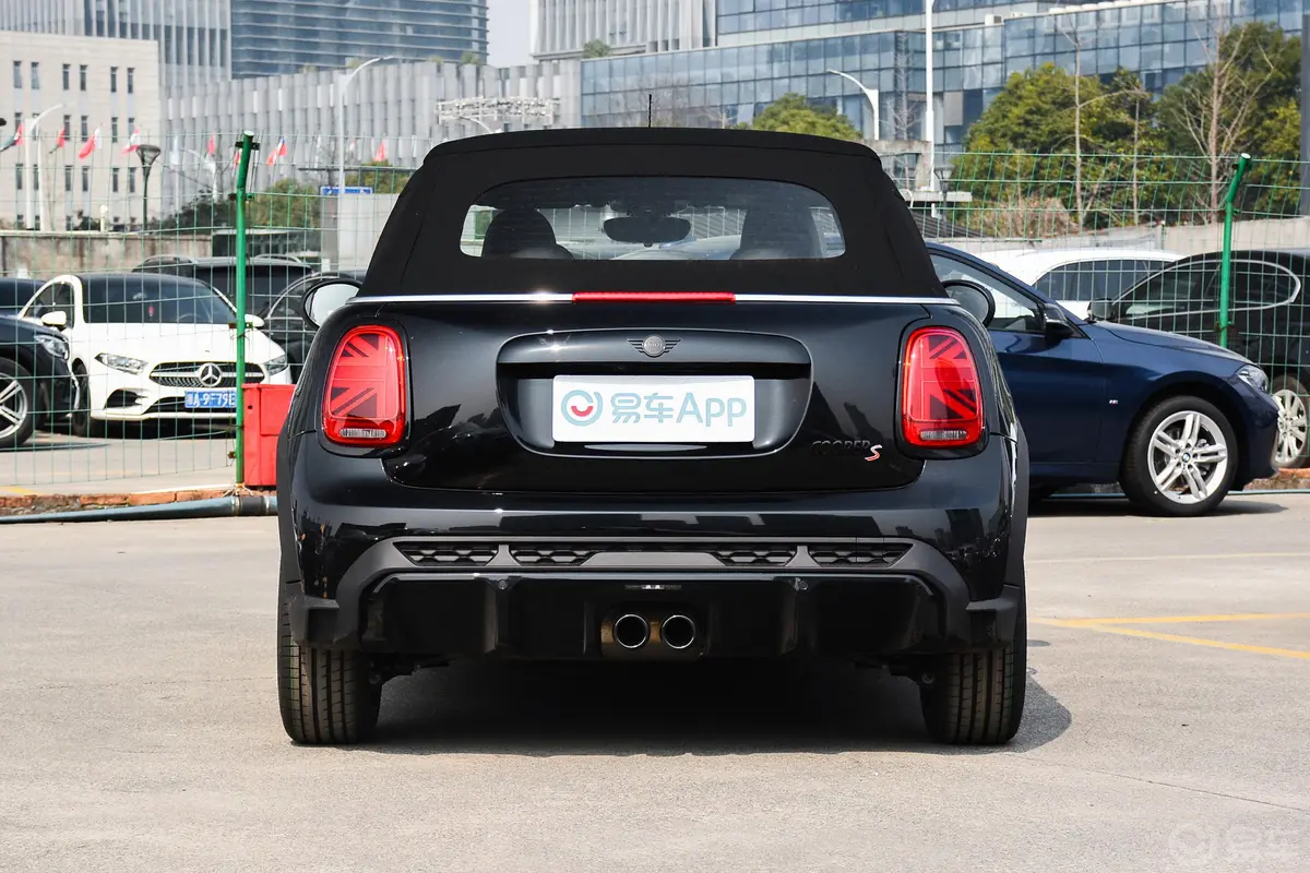 MINI CABRIO2.0T COOPER S CABRIO 黑标特别版正后水平