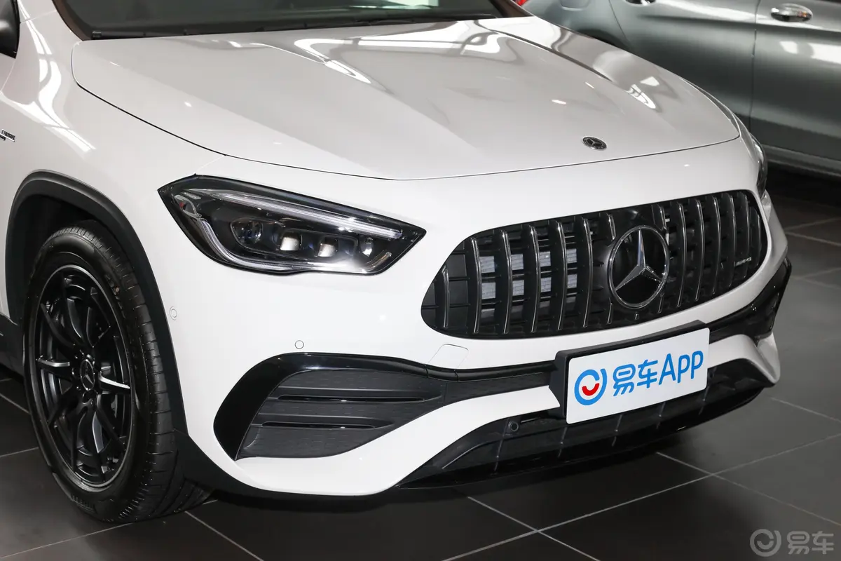 奔驰GLA AMGAMG GLA 35 4MATIC外观