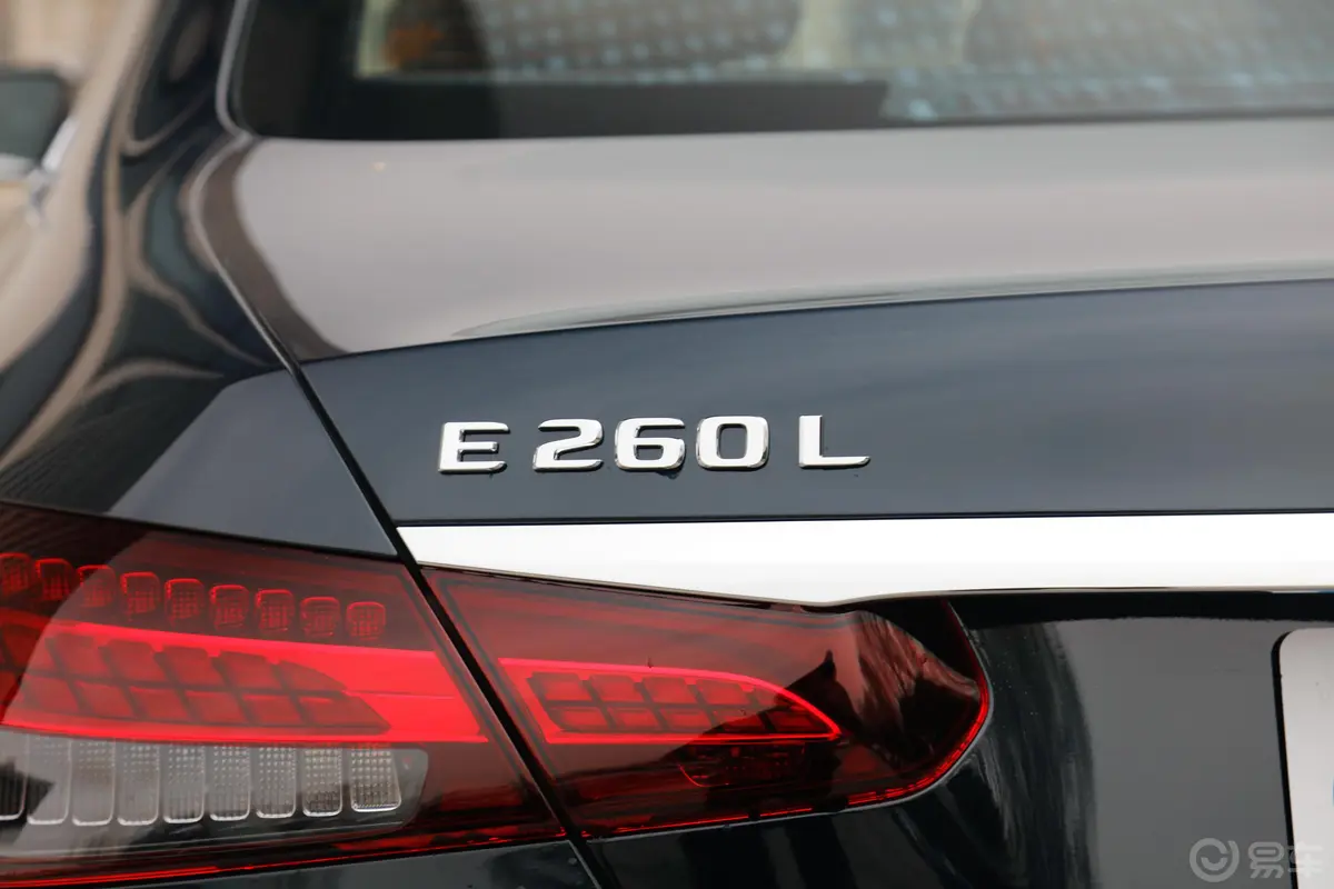 奔驰E级改款 E 260 L 运动型外观