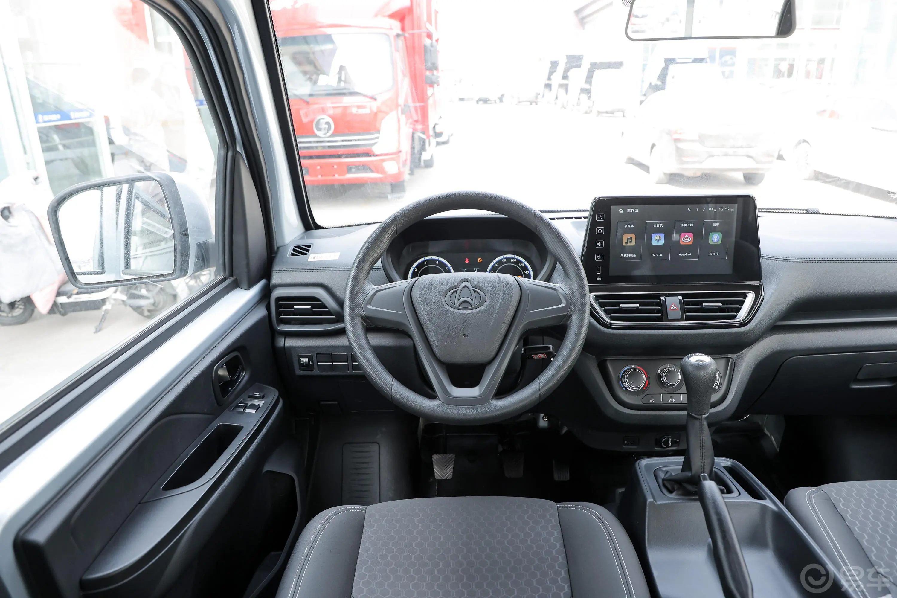 长安星卡PLUS1.6L 手动 双排豪华空调版驾驶位区域