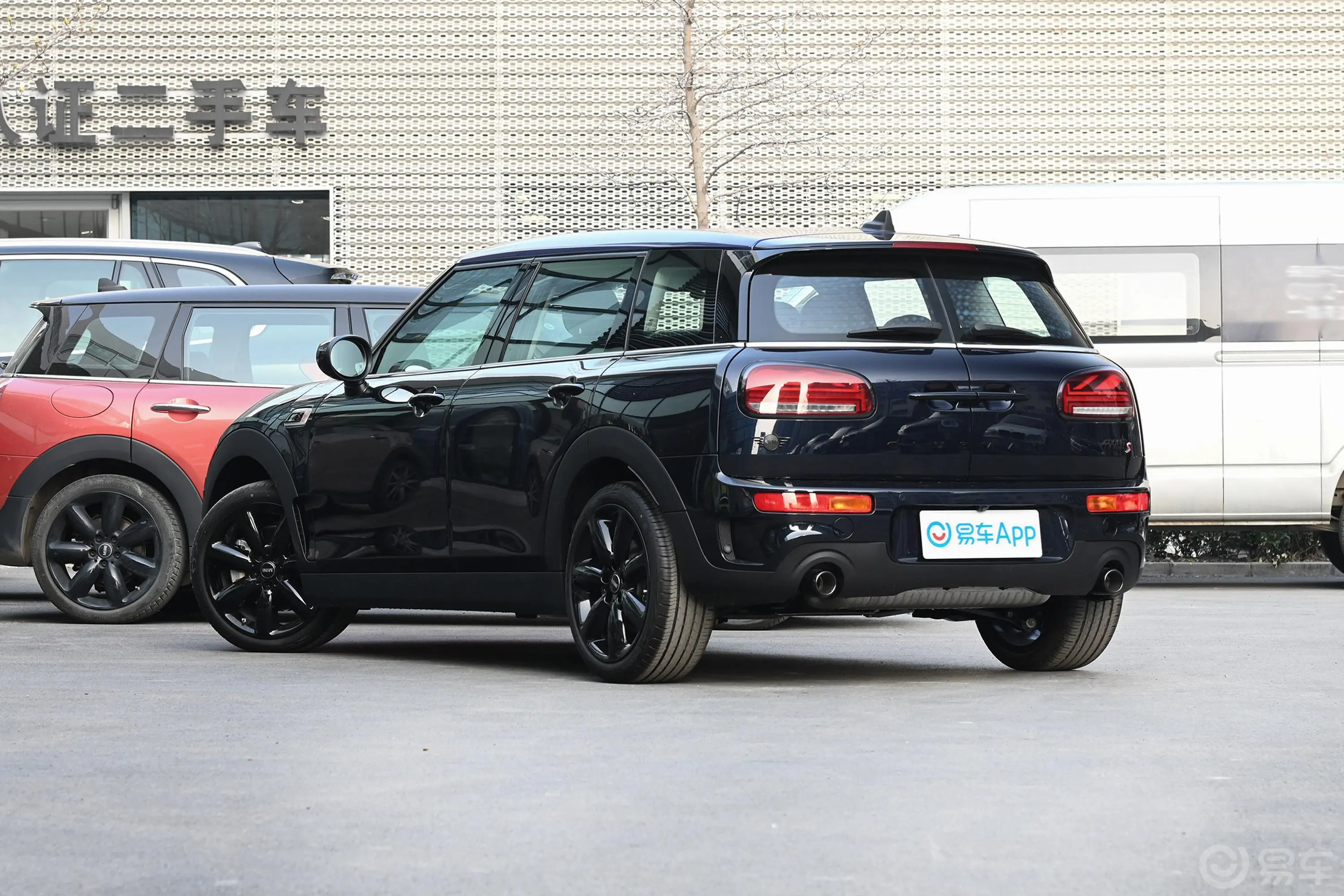 MINI CLUBMAN2.0T COOPER S BRICK LANE 限量版侧后45度车头向左水平