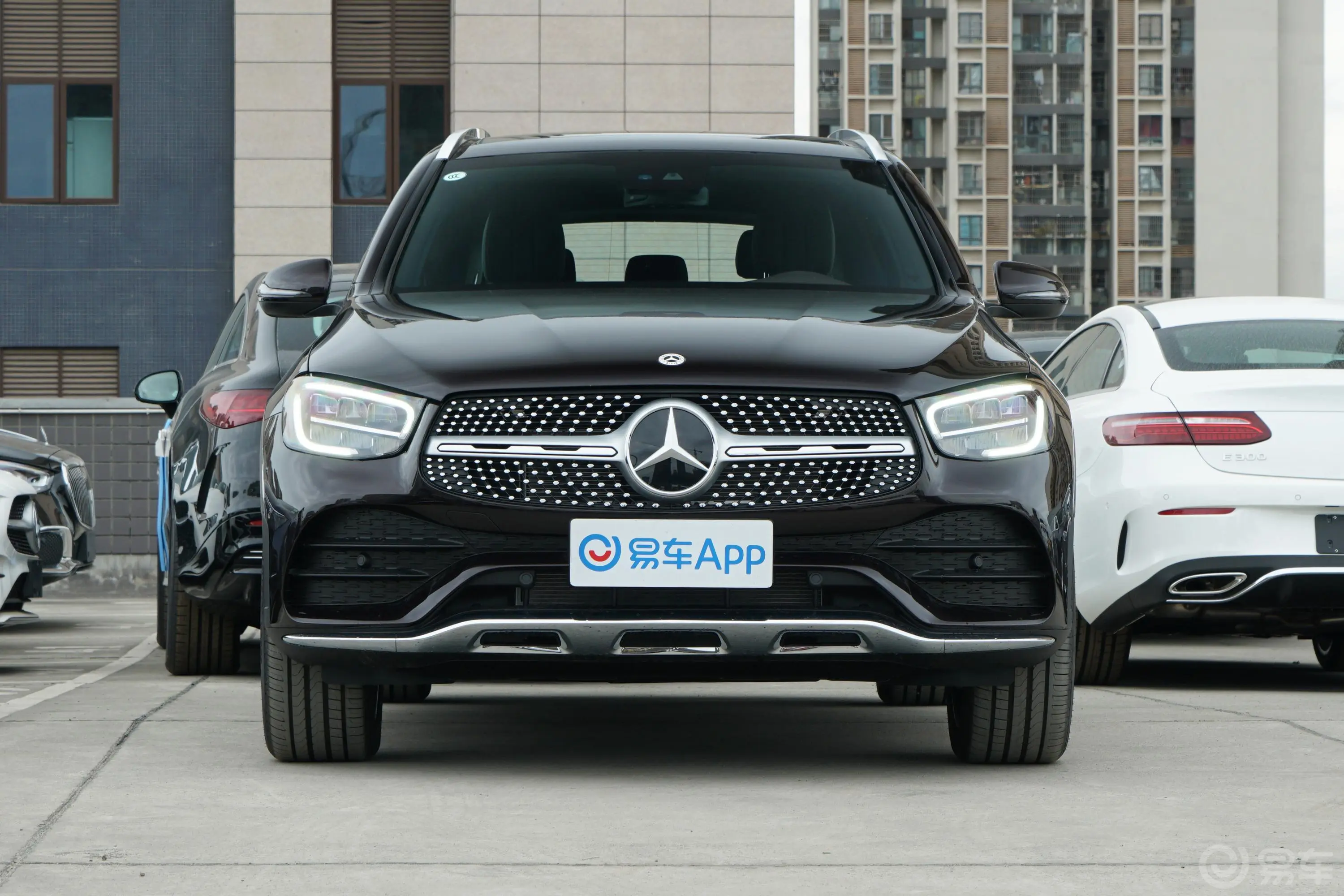 奔驰GLCGLC 300 L 4MATIC 动感型臻藏版外观