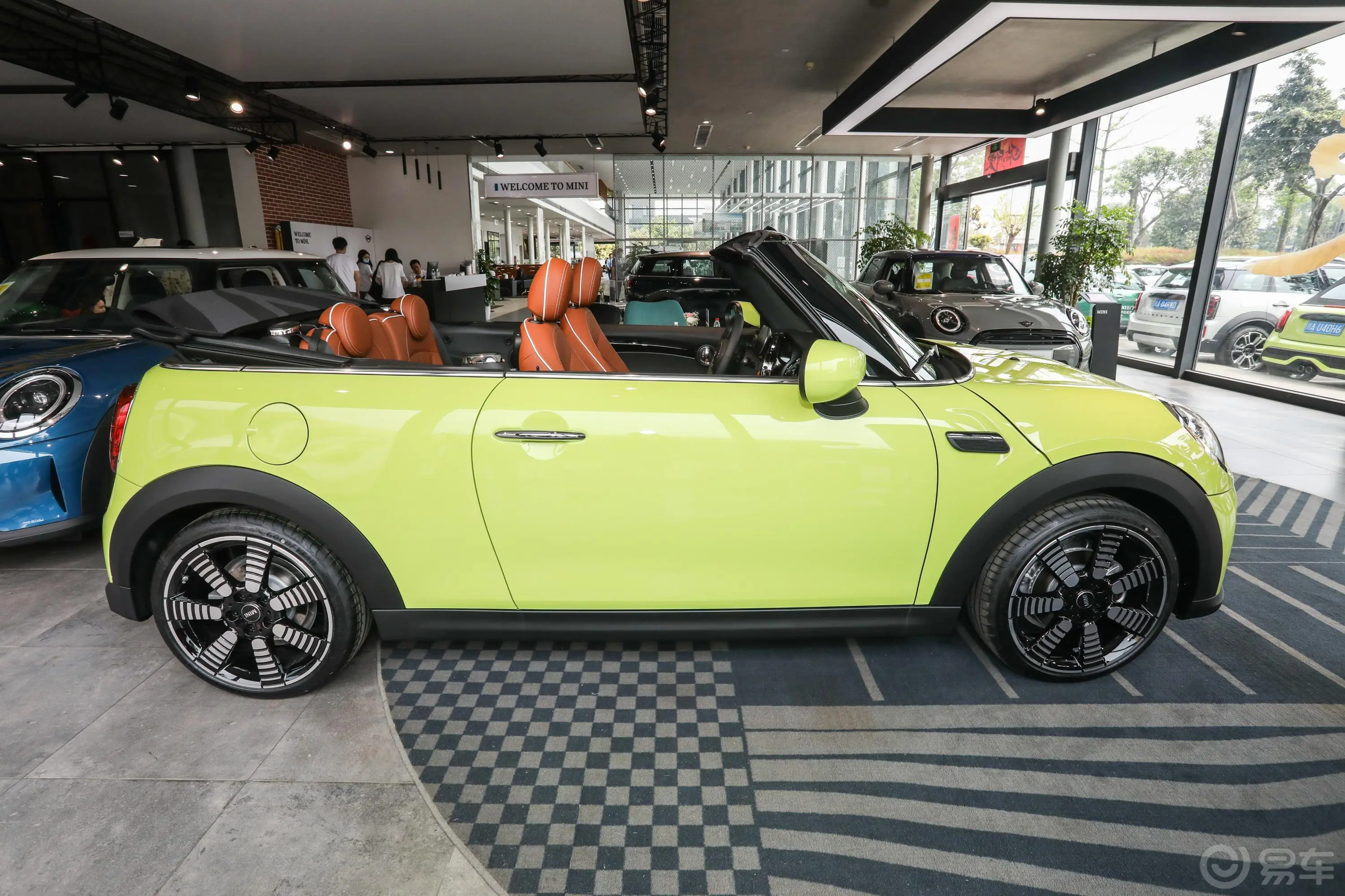 MINI CABRIO1.5T COOPER CABRIO The Coopers 纪念版外观