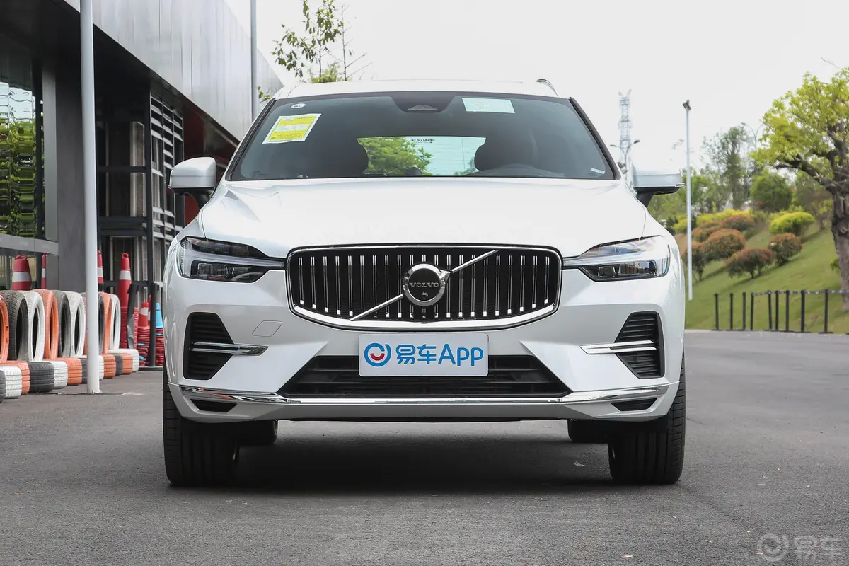 沃尔沃XC60新能源改款 T8 长续航 智雅豪华版正前水平