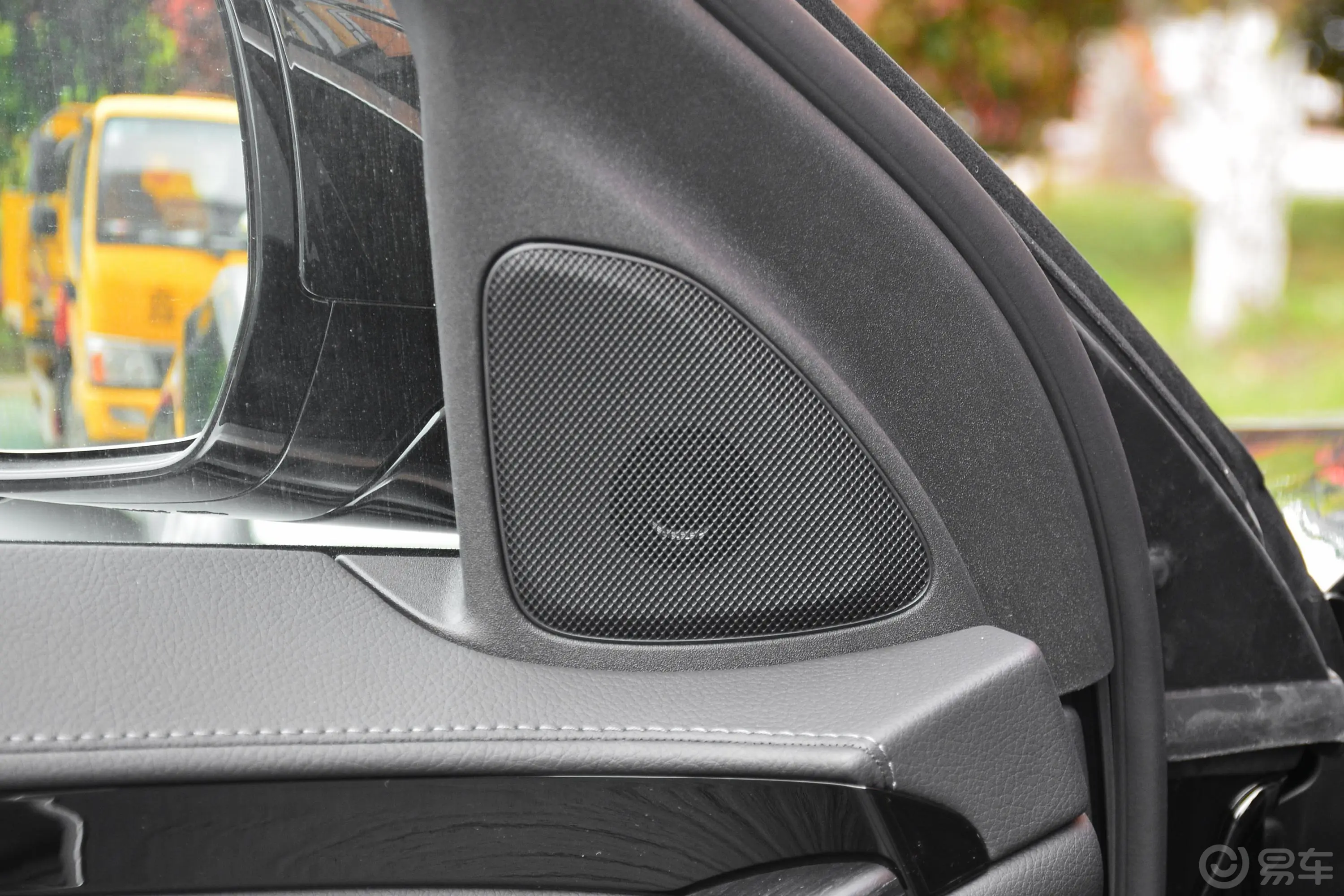 奔驰S级改款 S 400 L 商务型音响和品牌