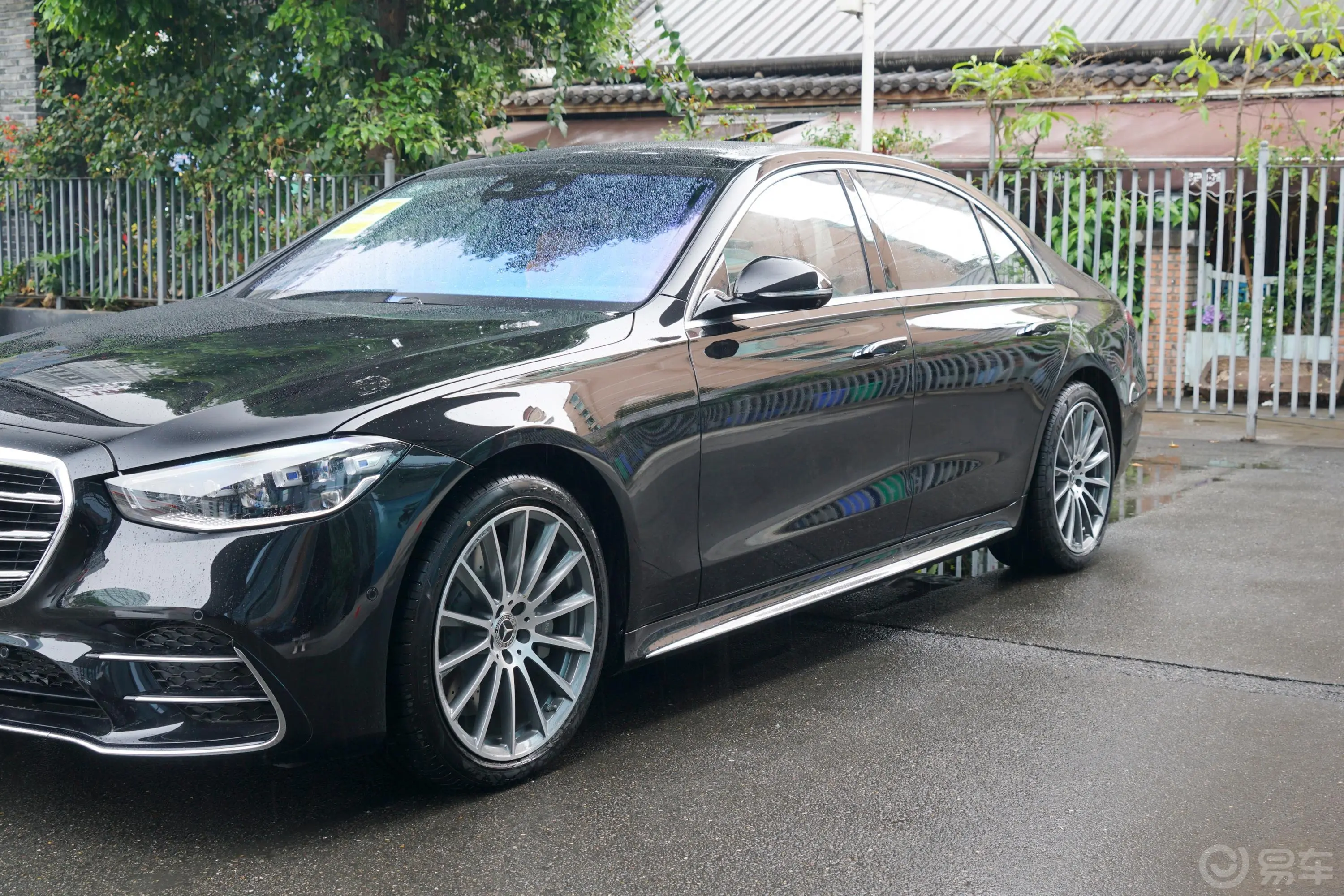 奔驰S级改款 S 500 L 4MATIC外观