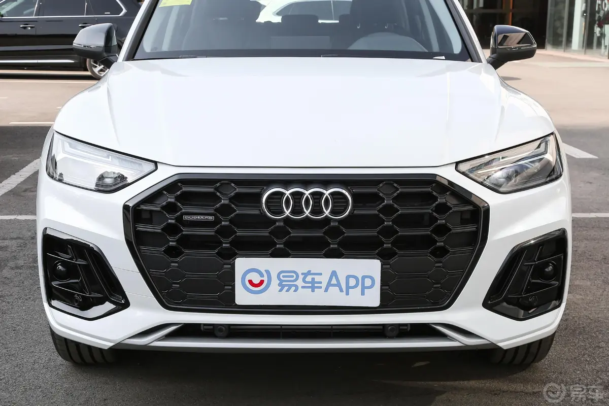 奥迪Q5L40 TFSI 豪华动感型外观