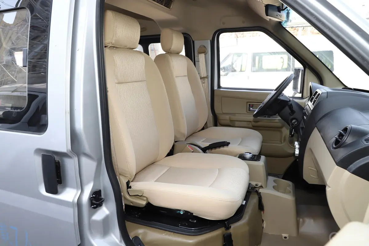 东风小康EC36标准型国轩高科电池 41.932kWh副驾驶座椅