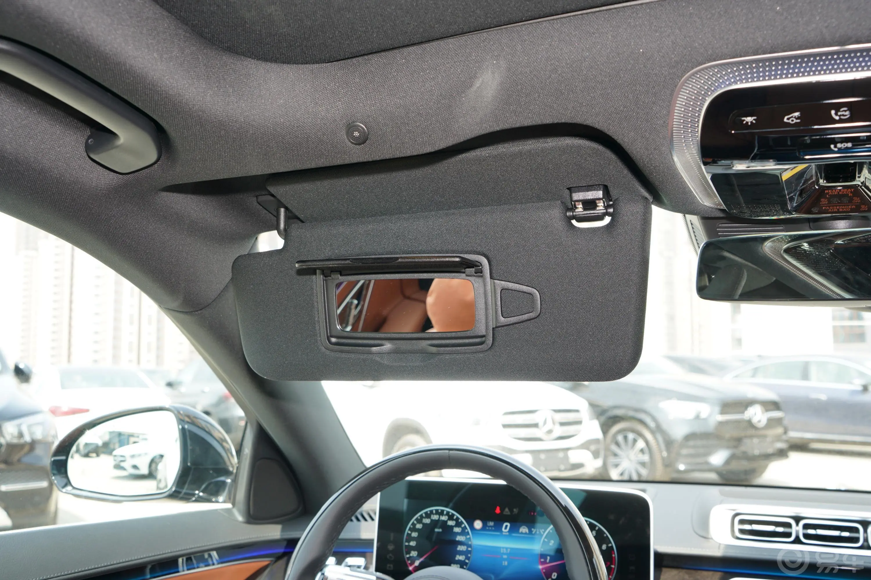 迈巴赫S级S 480 4MATIC 智臻特别版驾驶位遮阳板