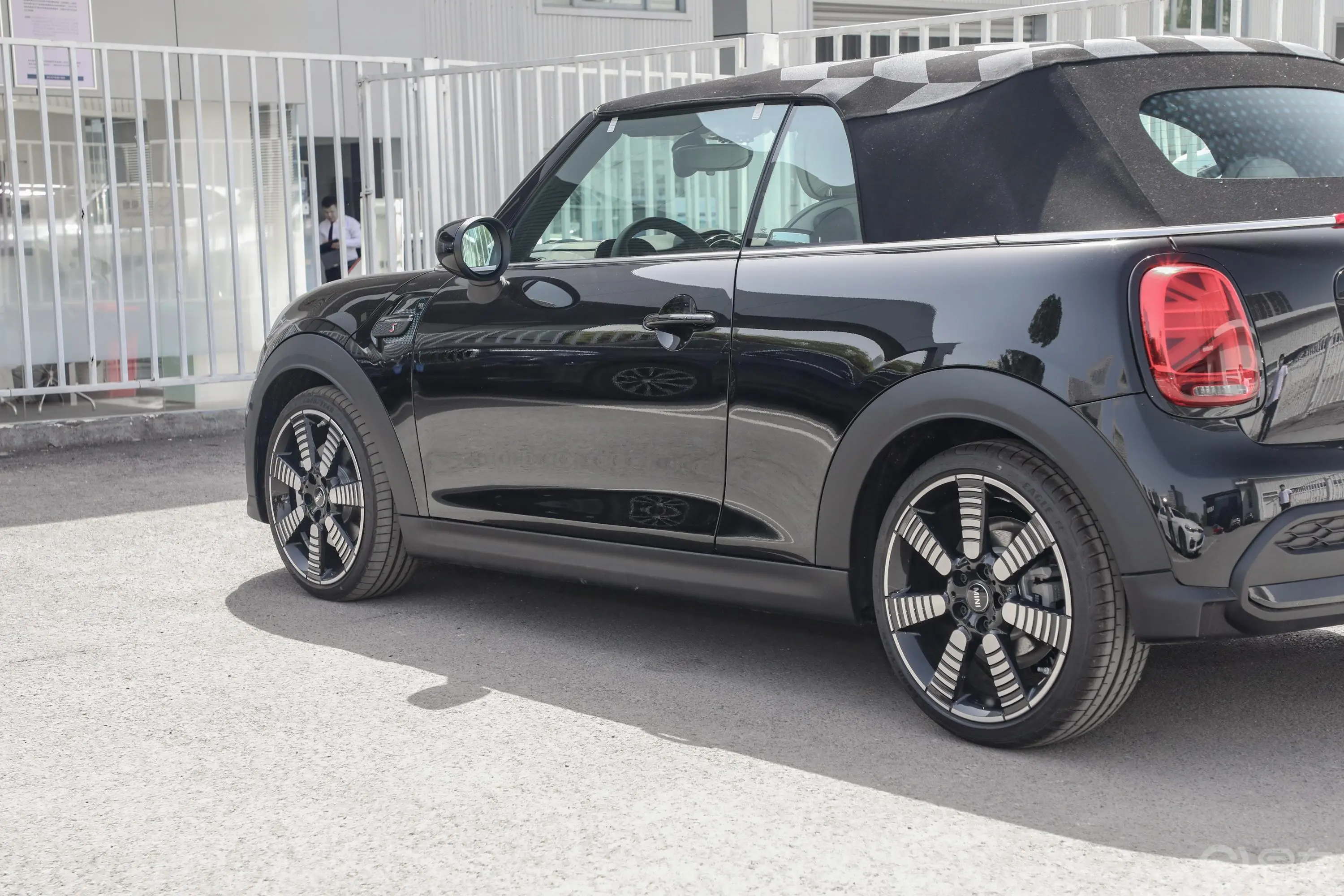 MINI CABRIO改款 2.0T COOPER S CABRIO Sidewalk外观