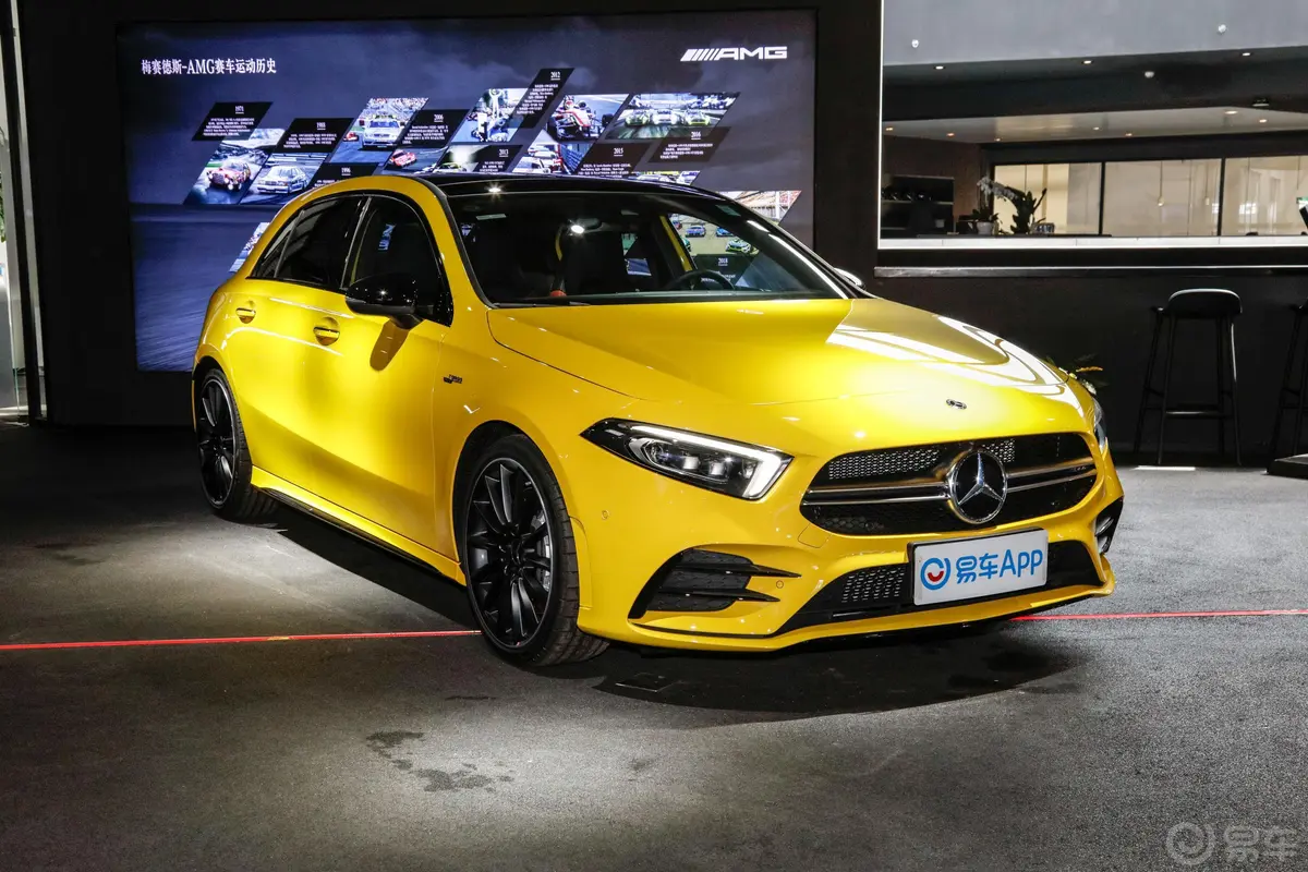 奔驰A级 AMG(进口)AMG A 35 4MATIC侧前45度车头向右水平