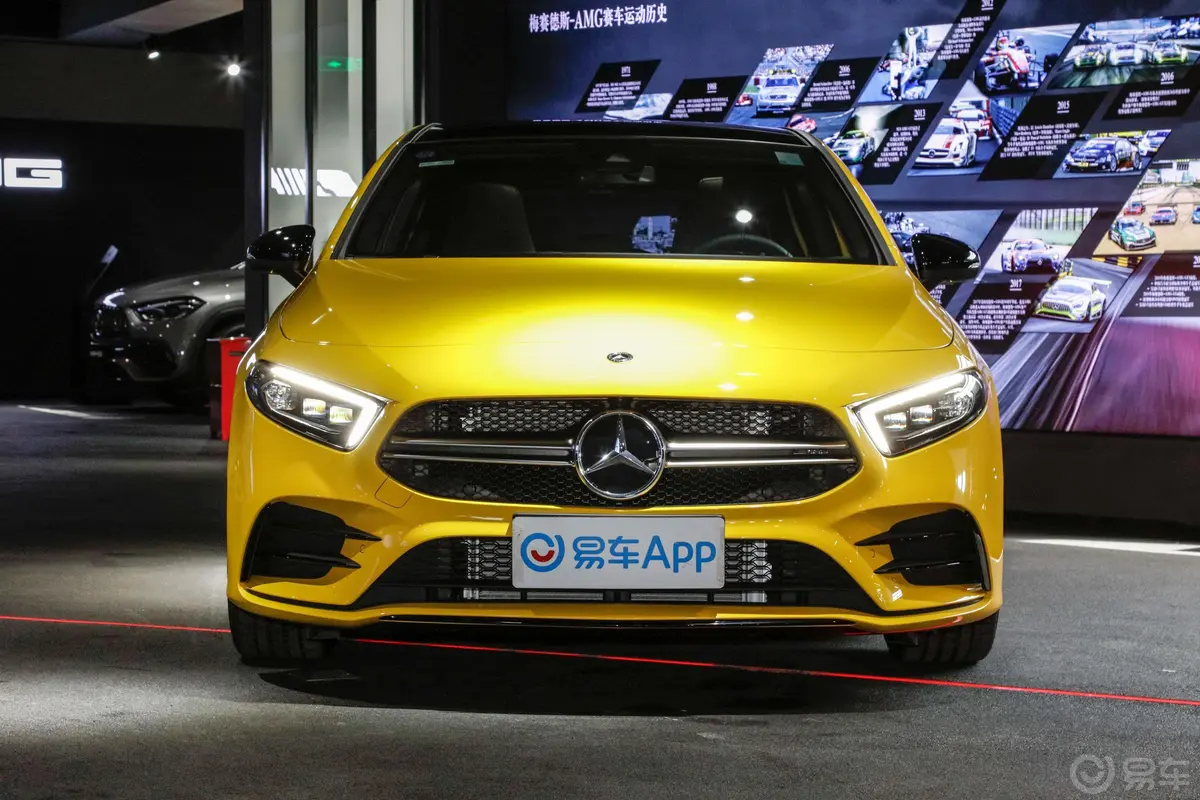 奔驰A级 AMG(进口)AMG A 35 4MATIC正前水平