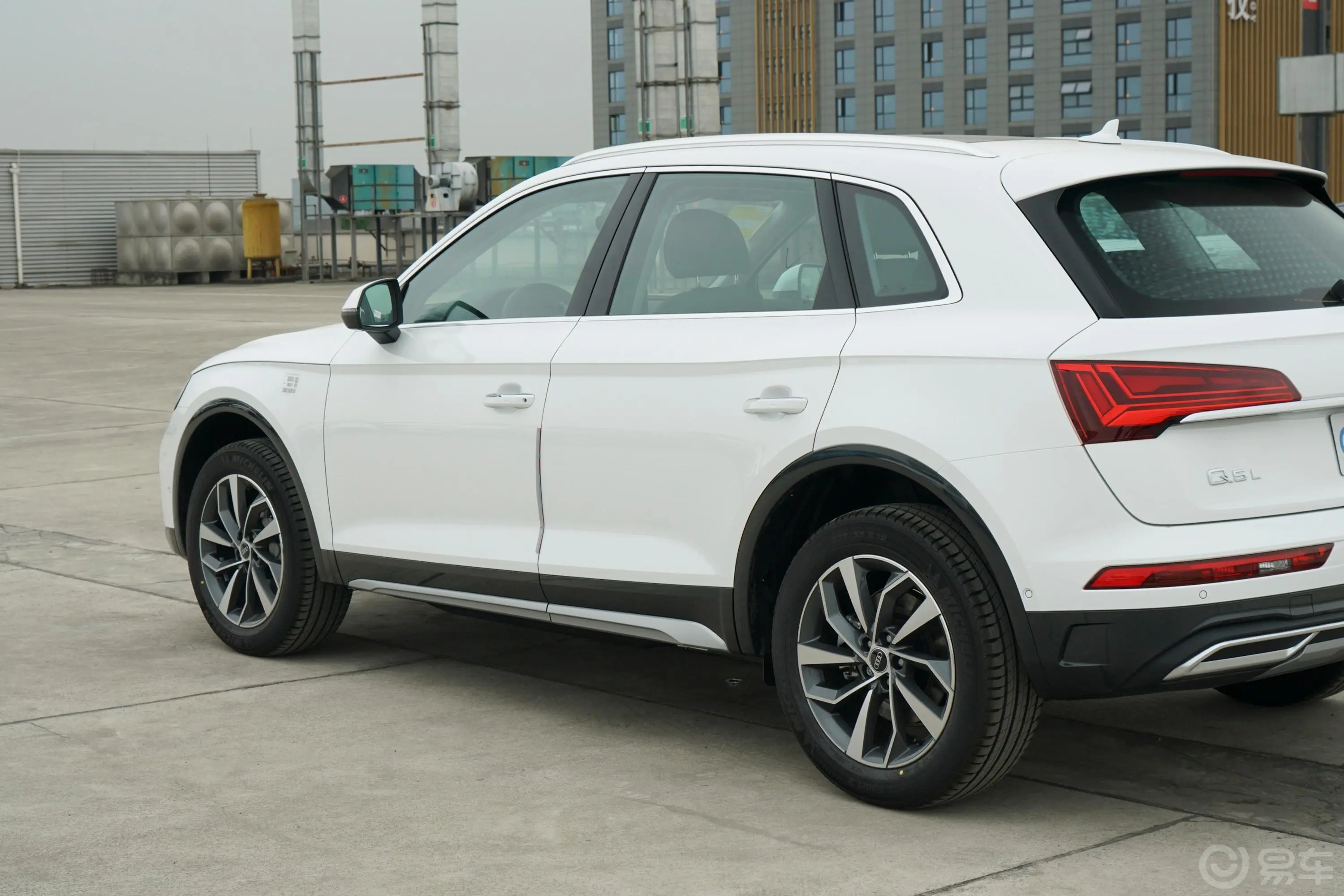 奥迪Q5L40 TFSI 豪华致雅型外观