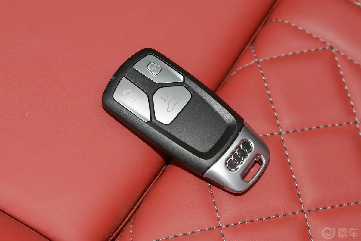 奥迪S53.0T Cabriolet钥匙正面
