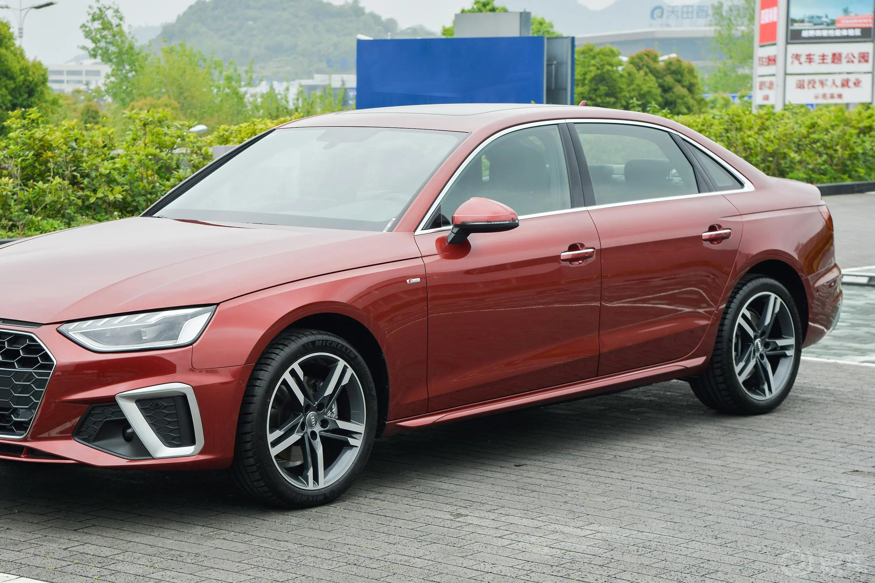 奥迪A4L40 TFSI 豪华动感型外观细节