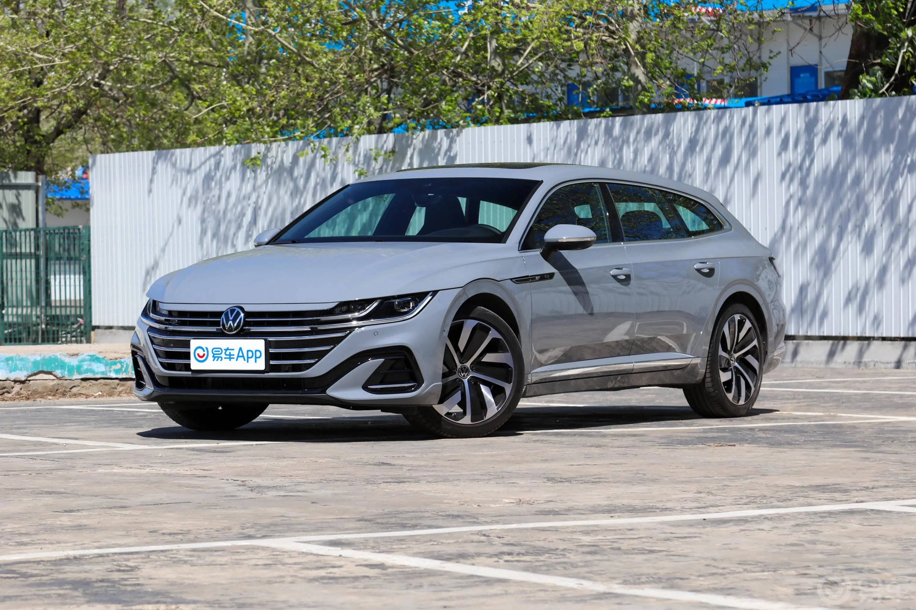 Arteon2.0T Shooting Brake R-Line侧前45度车头向左水平