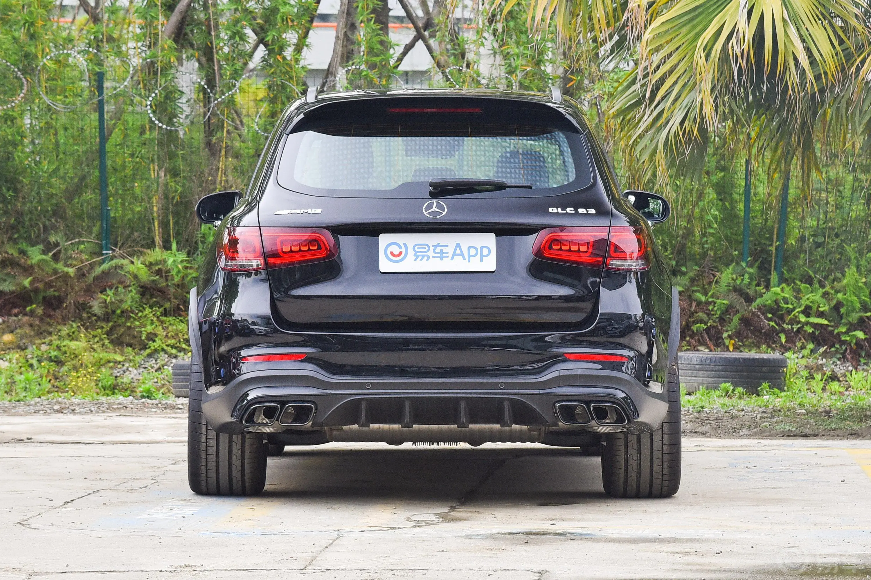 奔驰GLC AMG改款 AMG GLC 63 4MATIC+正后水平