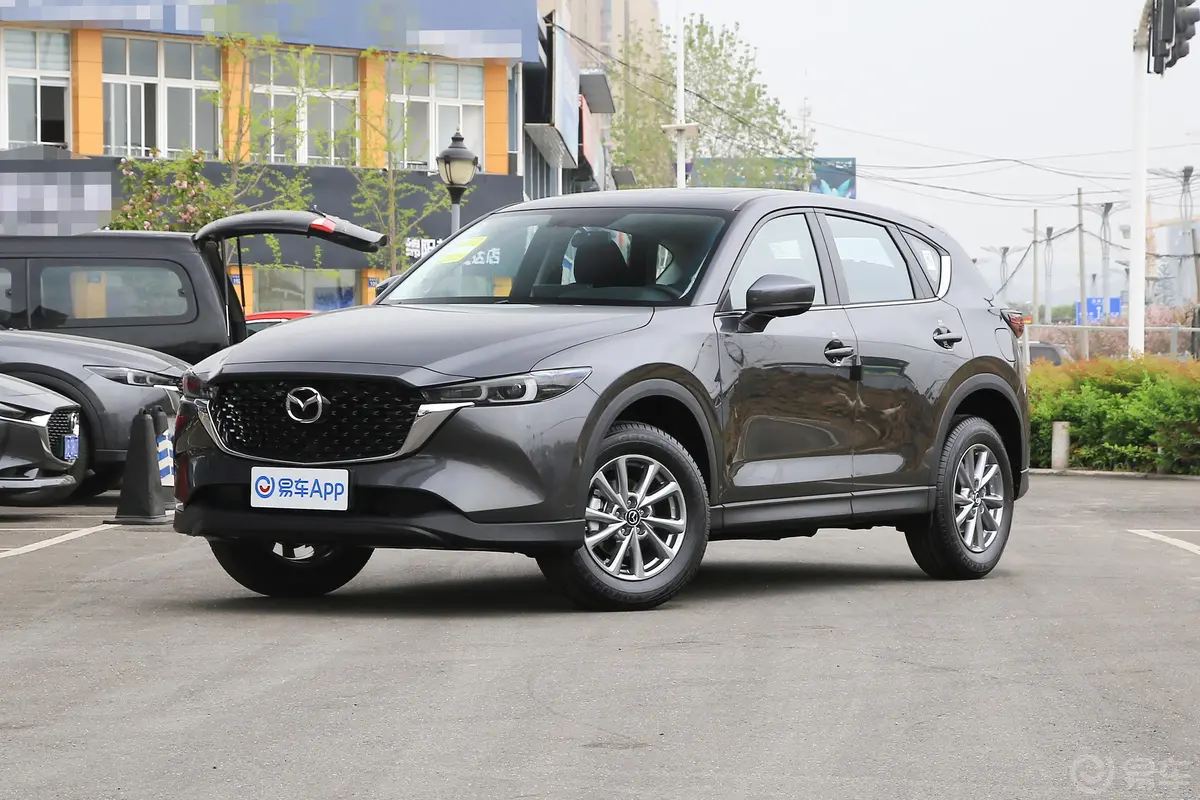 马自达CX-52.0L 两驱舒适型侧前45度车头向左水平