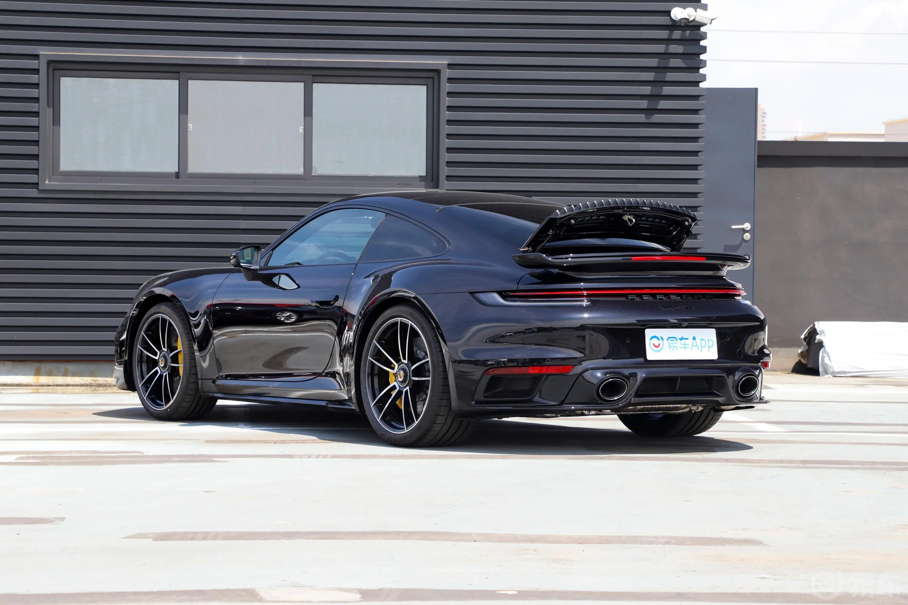 保时捷911Turbo S 3.7T空间