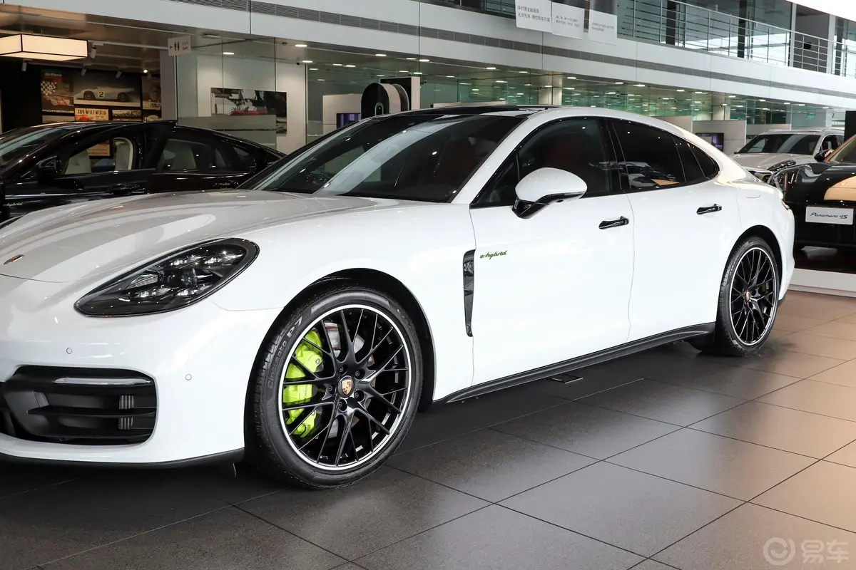 Panamera E-HybridPanamera 4 E-Hybrid 铂金版 2.9T外观