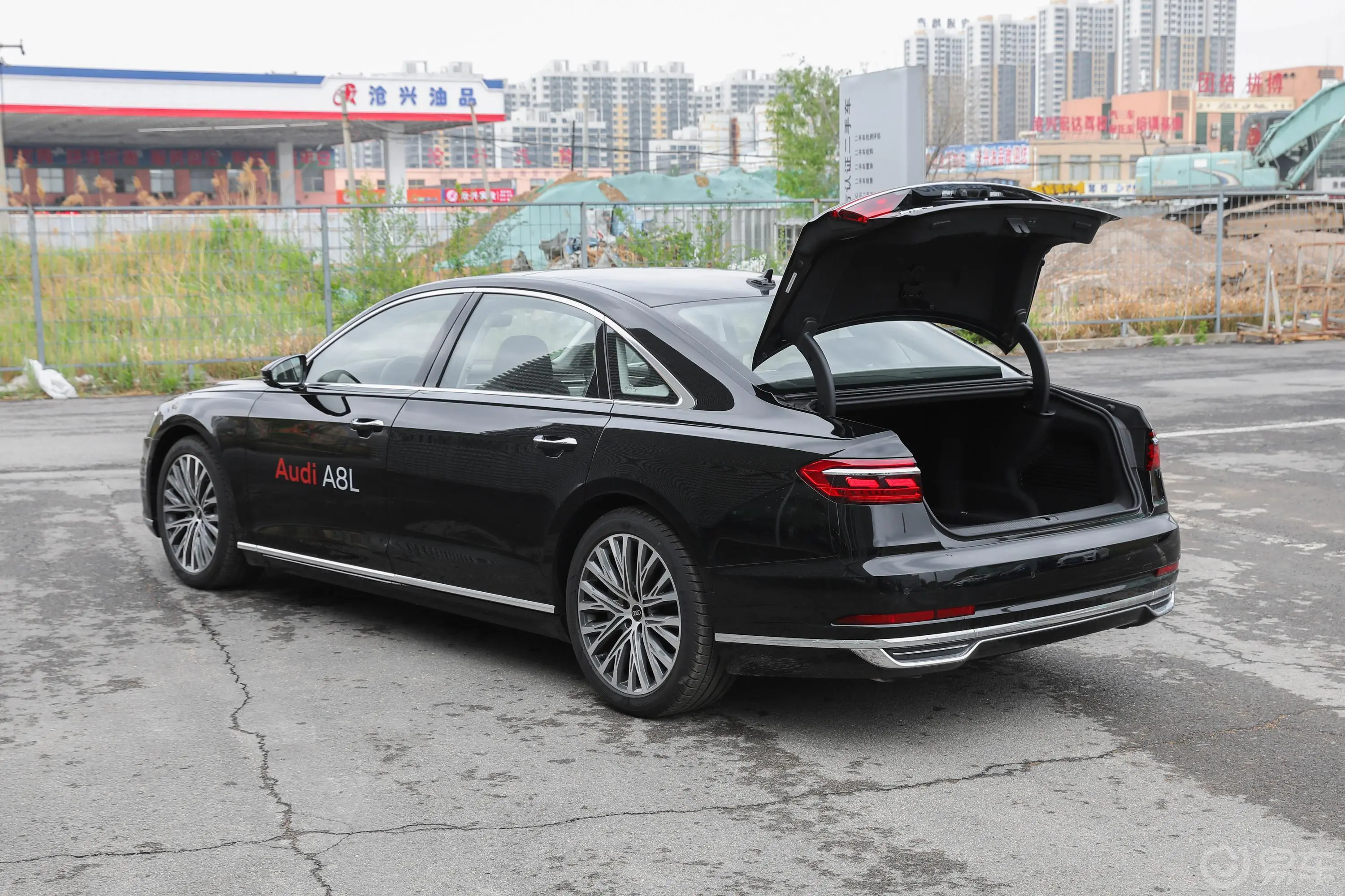 奥迪A8A8L 55 TFSI quattro 豪华型 典藏版空间