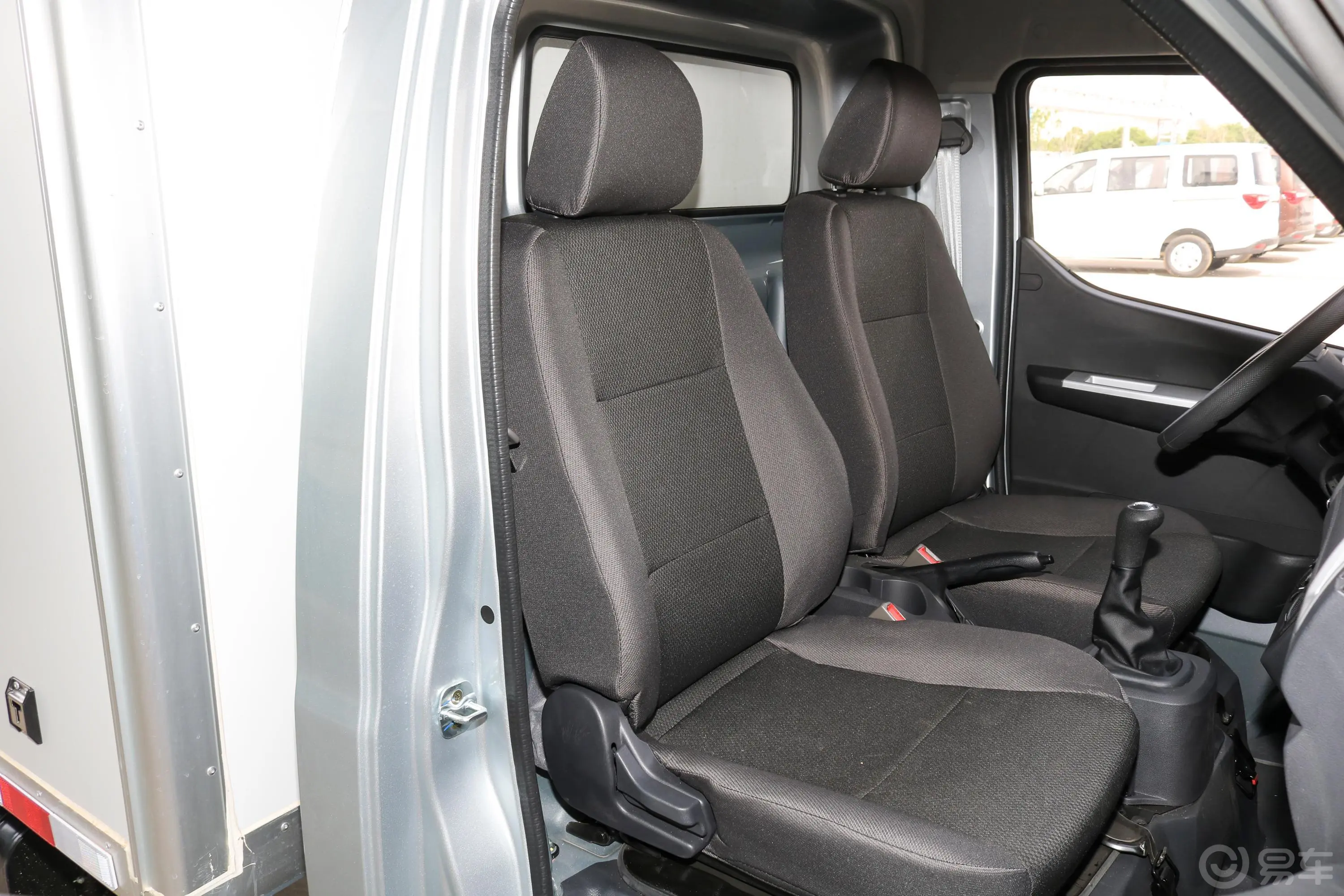 神骐T301.6L 单排3.6米钢板厢货舒适型副驾驶座椅