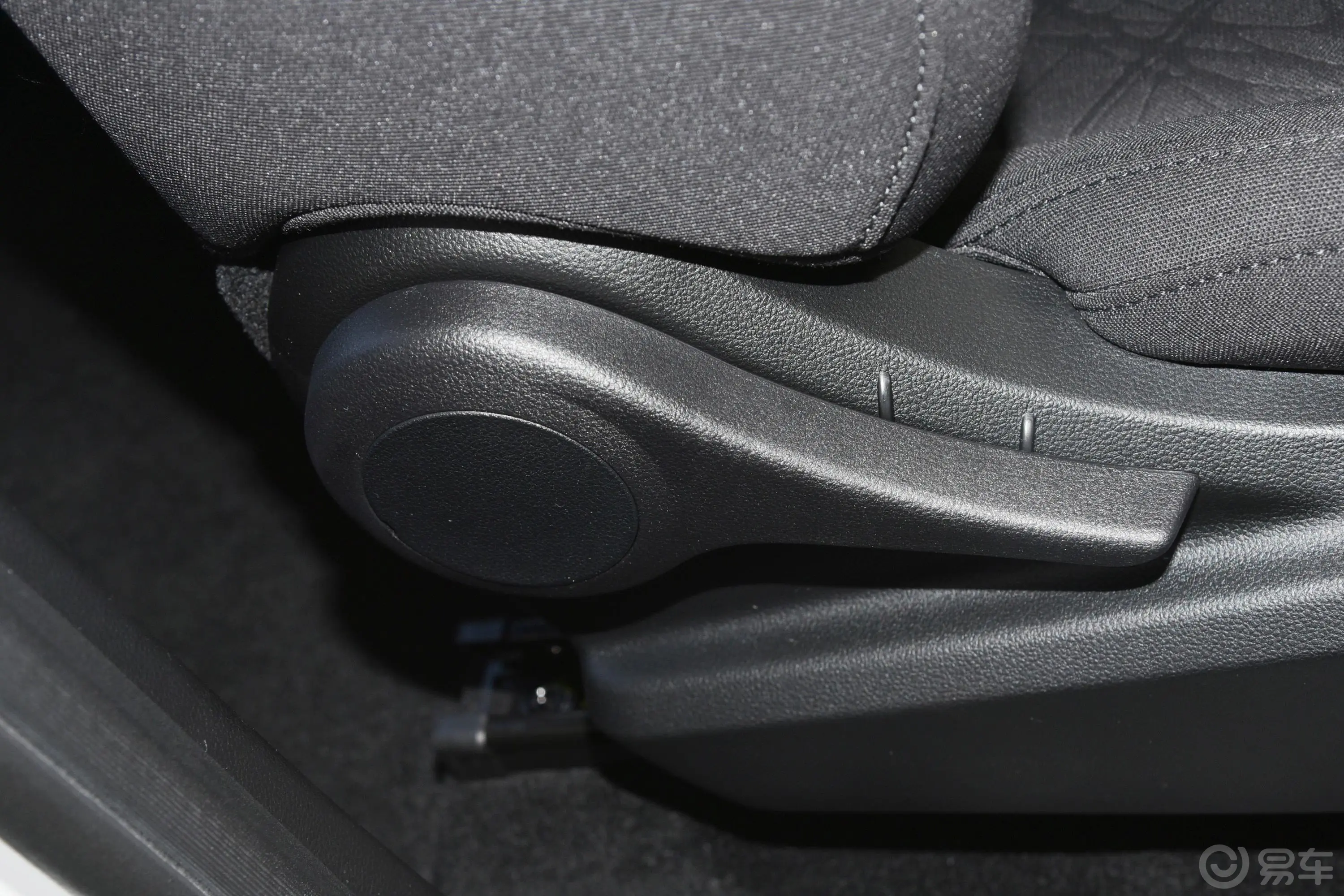 金刚炮2.0T 手动两驱长箱创业型 汽油副驾座椅调节