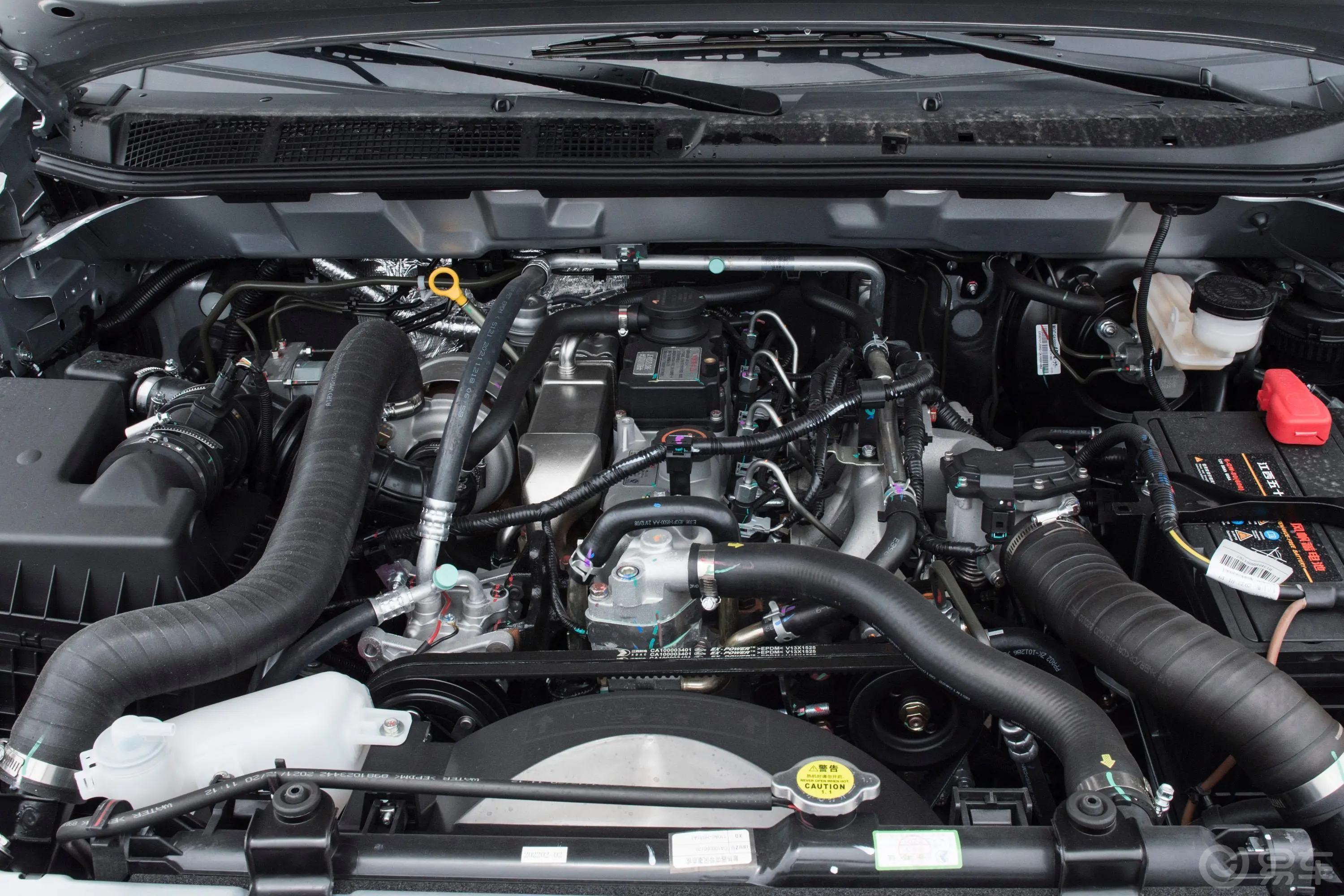 瑞迈2.8T 两驱长轴舒享版 柴油发动机特写