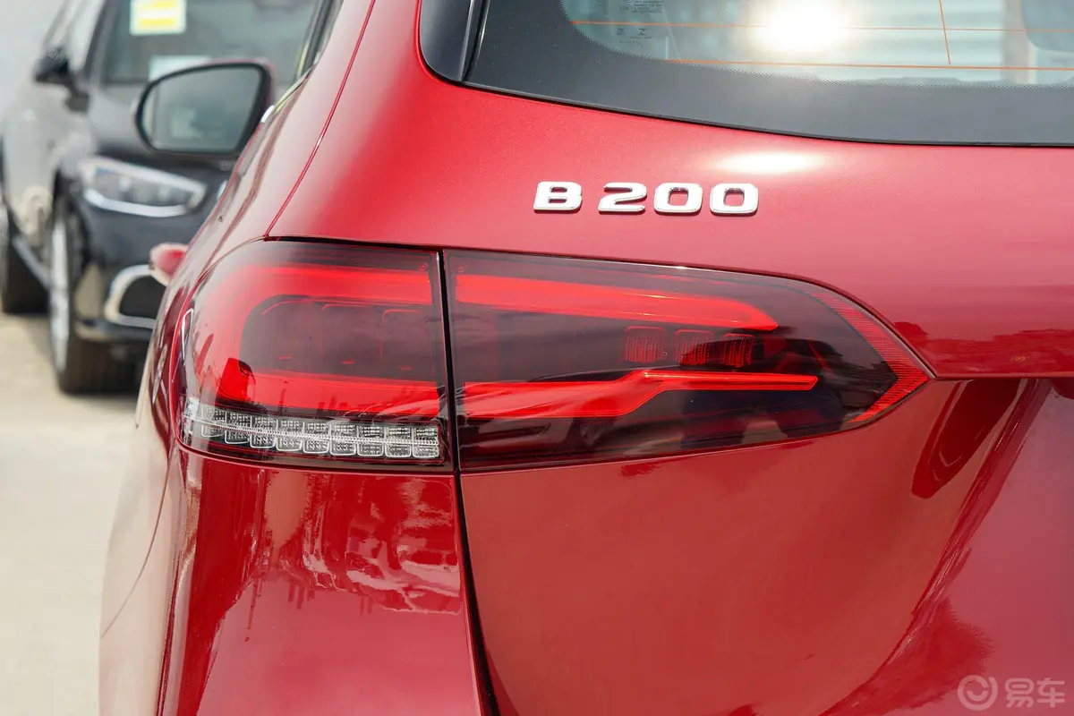奔驰B级改款 B200 动感型外观