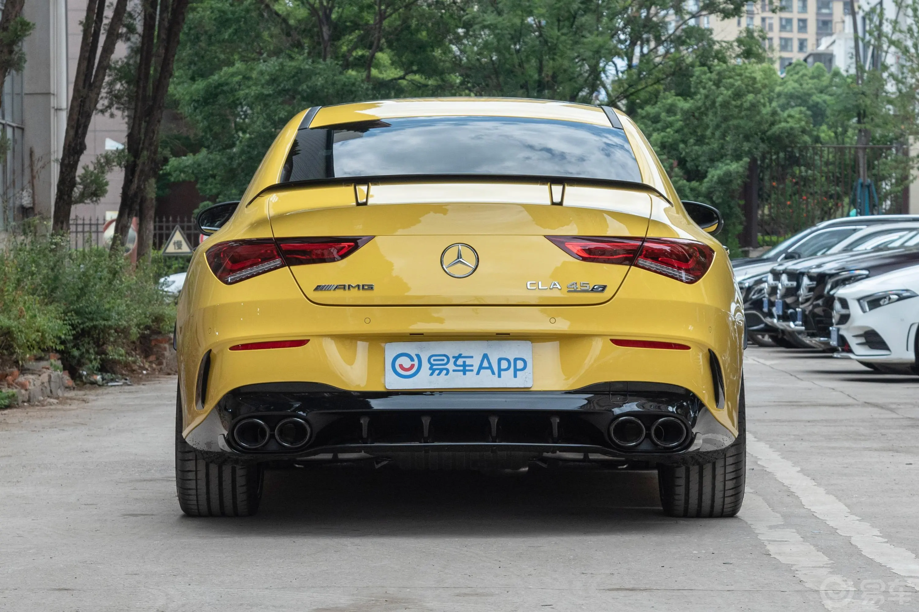 奔驰CLA级 AMGAMG CLA 45 S 4MATIC+正后水平