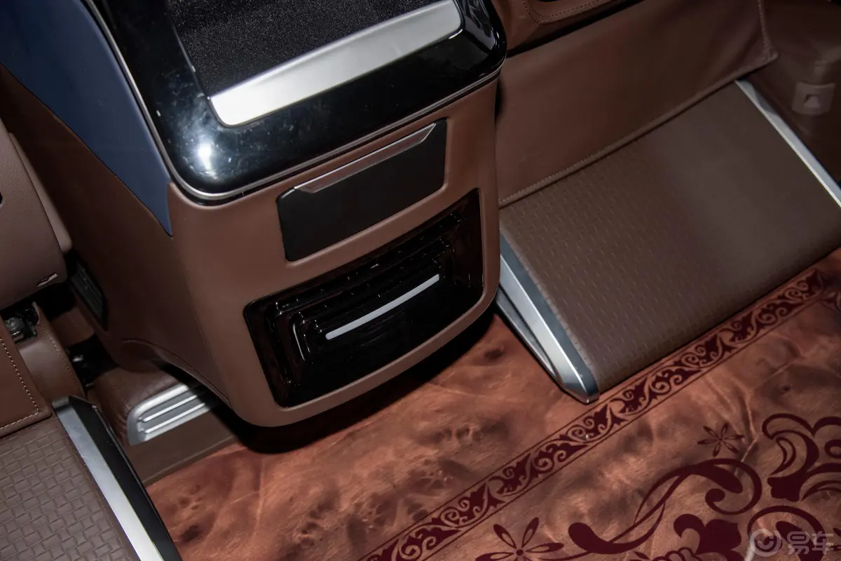 焜驰V级2.0T VLS600后排功能