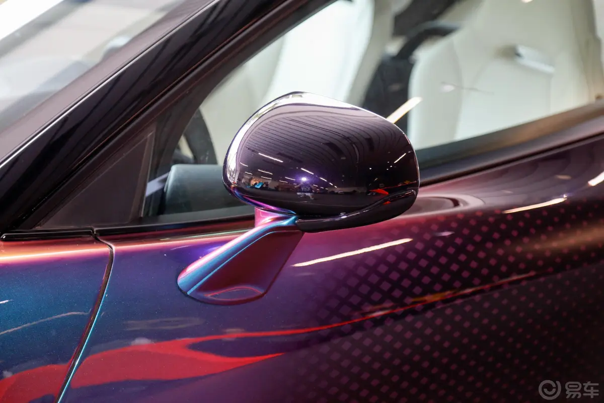 迈凯伦GT4.0T 霓虹光谱主题主驾驶后视镜背面
