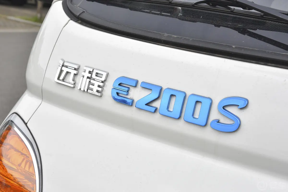 远程E200S295km 栏板车外观