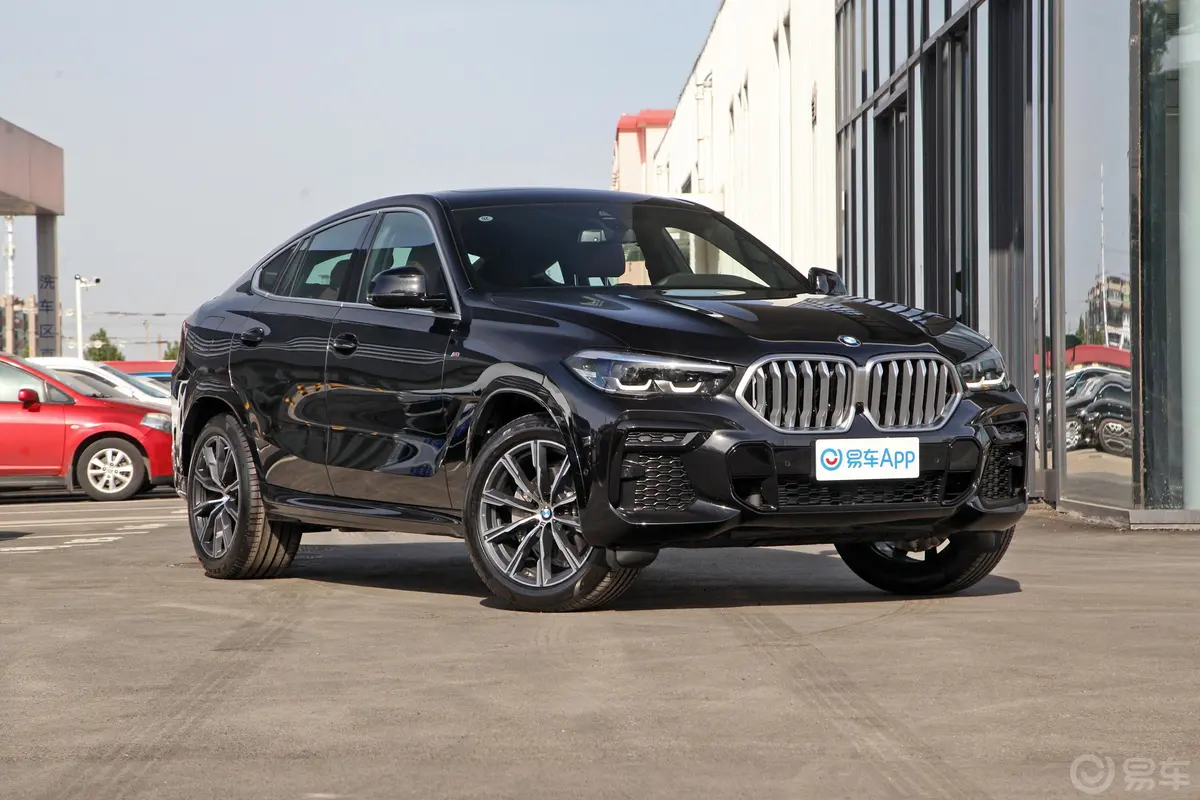 宝马X6xDrive30i M运动套装正侧车头向右水平