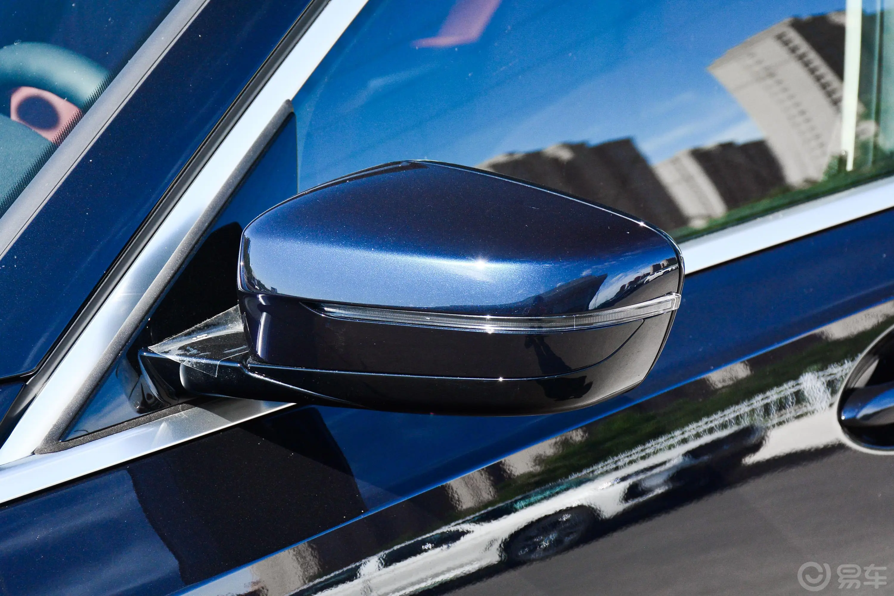 宝马3系改款 325Li xDrive M运动套装主驾驶后视镜背面