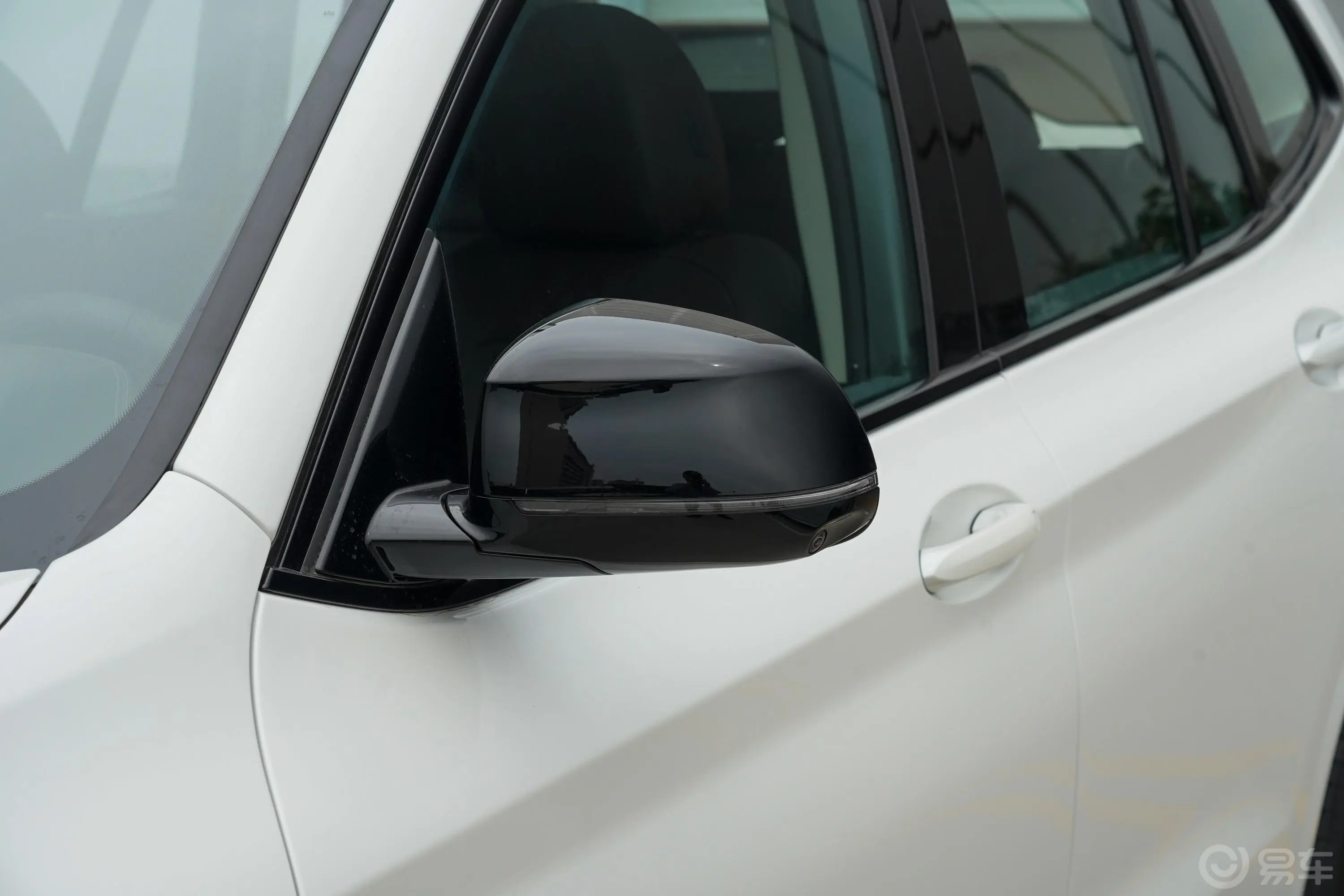 宝马X3改款 xDrive 30i 领先型 M曜夜套装主驾驶后视镜背面
