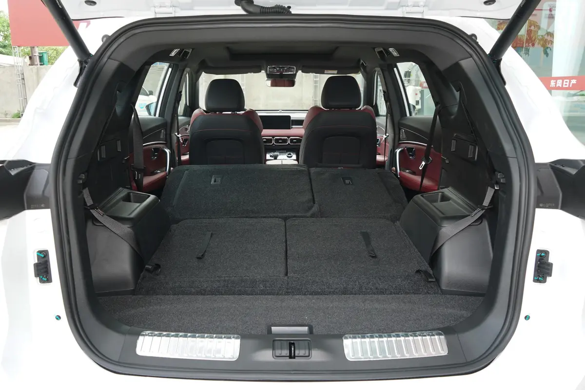 捷途X70 PLUS1.6T 双离合 地PRO+两排全部放倒
