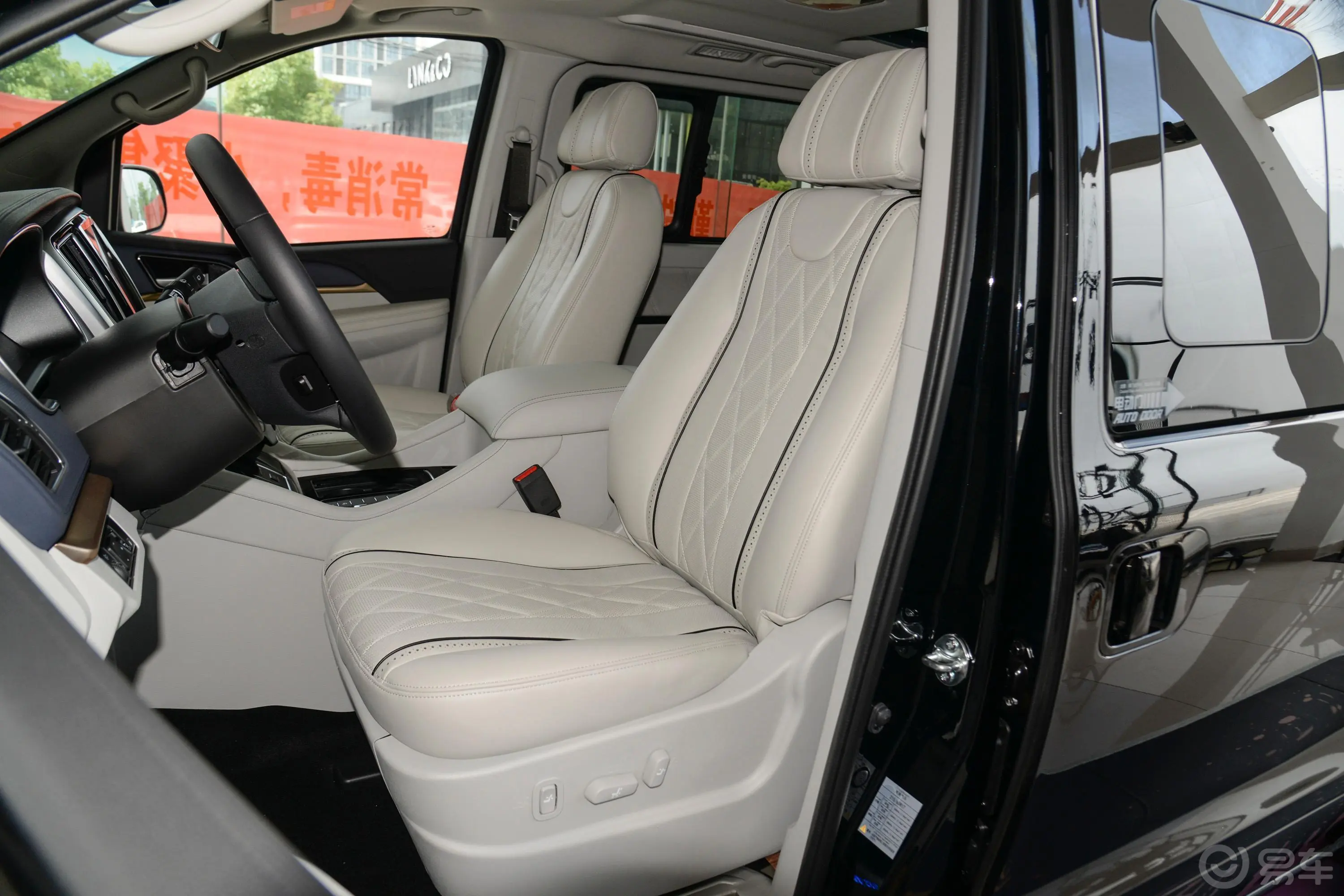 风行M7领爵款 2.0T 自动至尊版驾驶员座椅