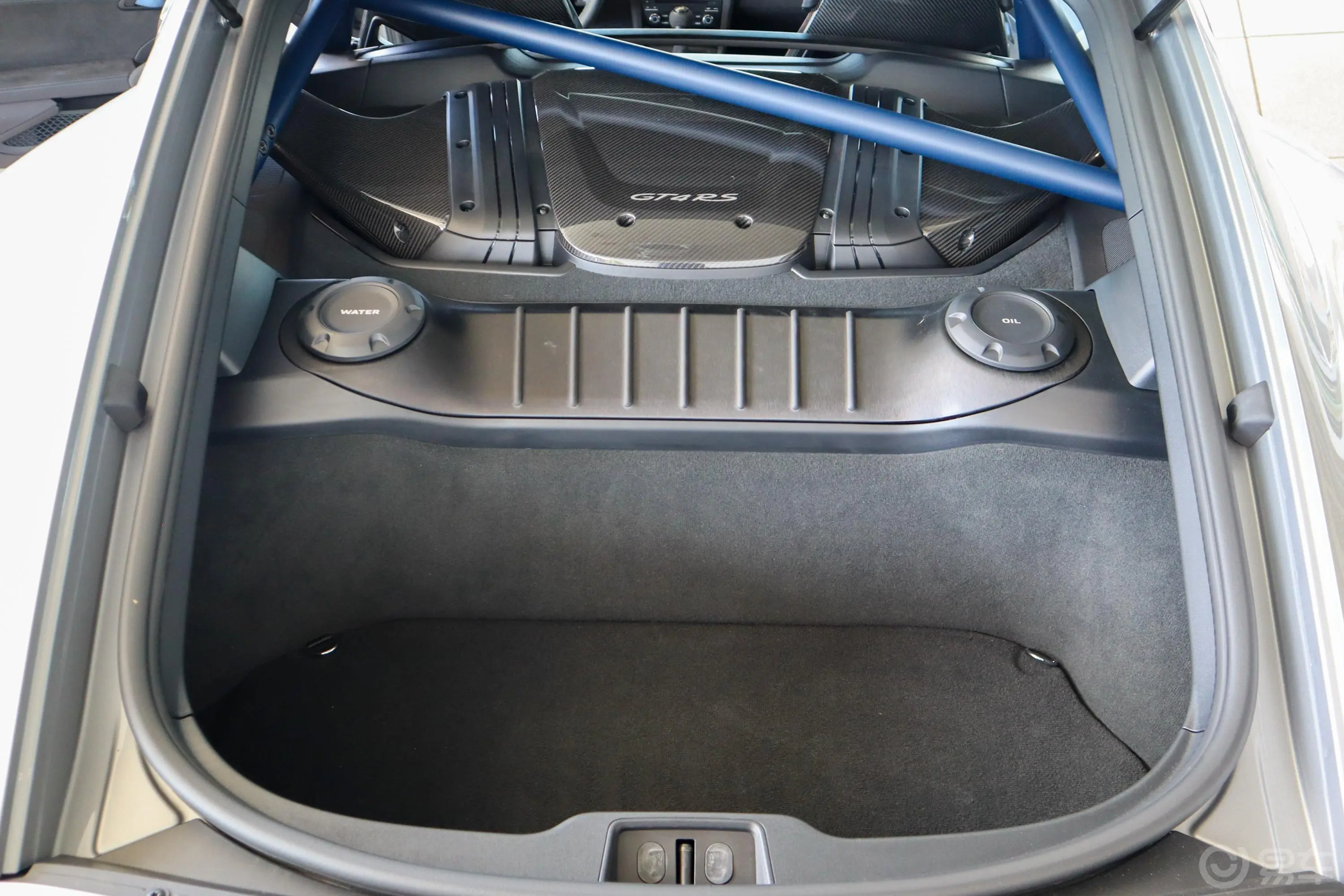 保时捷718Cayman GT4 RS 4.0L后备厢