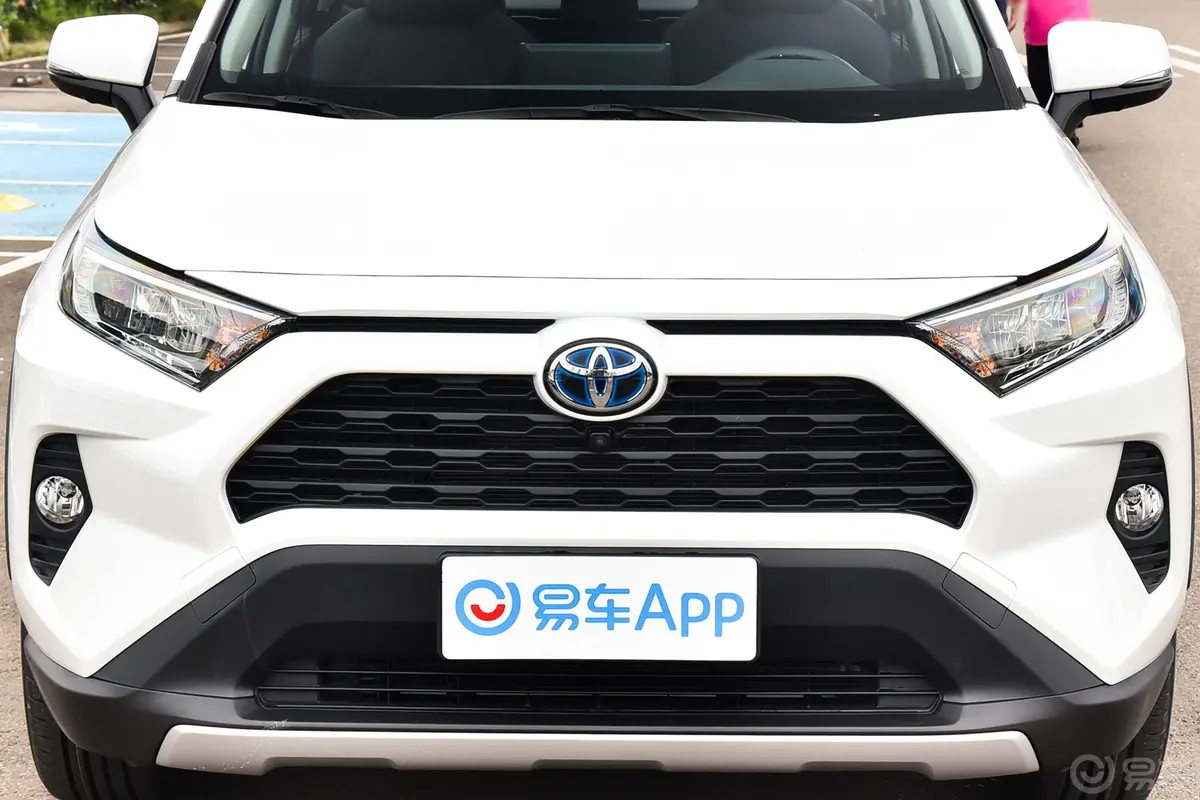 RAV4荣放双擎 2.5L 两驱精英版外观细节