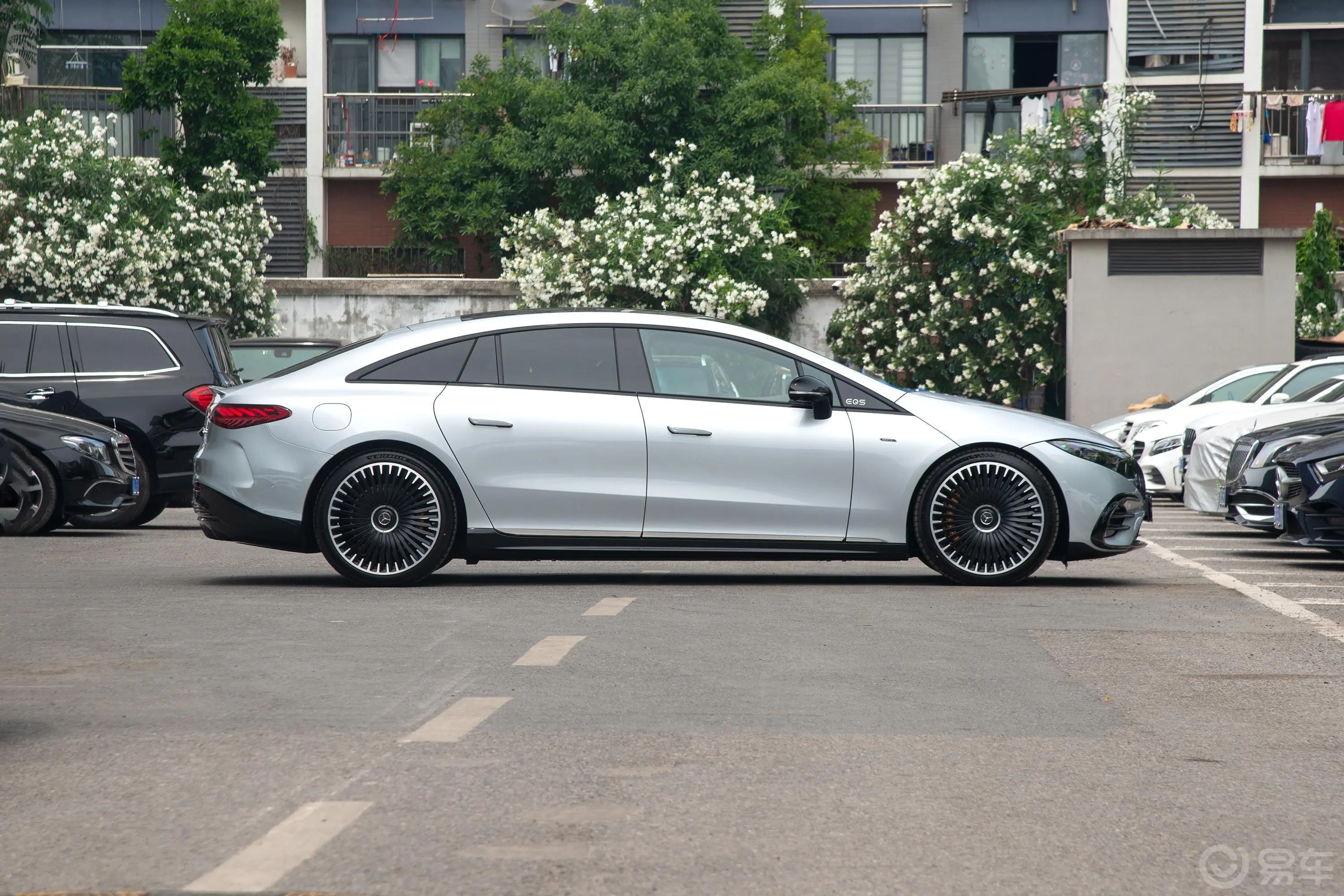 奔驰EQS AMGEQS AMG 53 4MATIC+外观