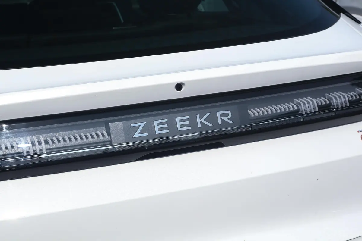 ZEEKR 001526km 长续航双电机WE版外观