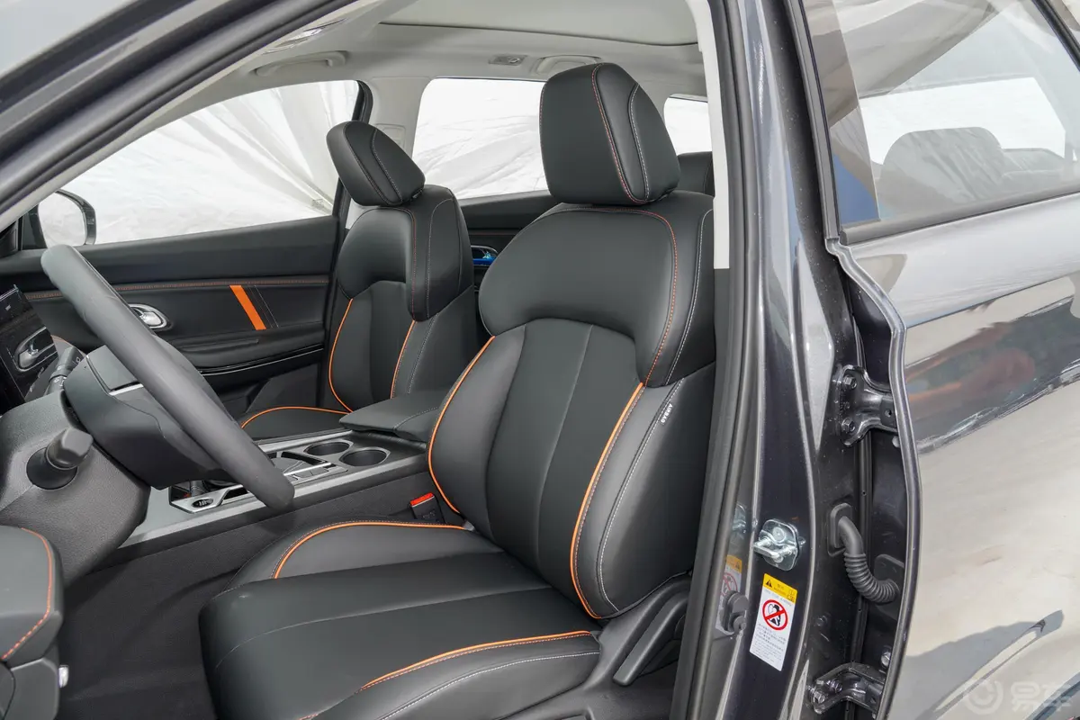 长安欧尚X7 PLUS蓝鲸版 1.5T 双离合尊享型 7座驾驶员座椅