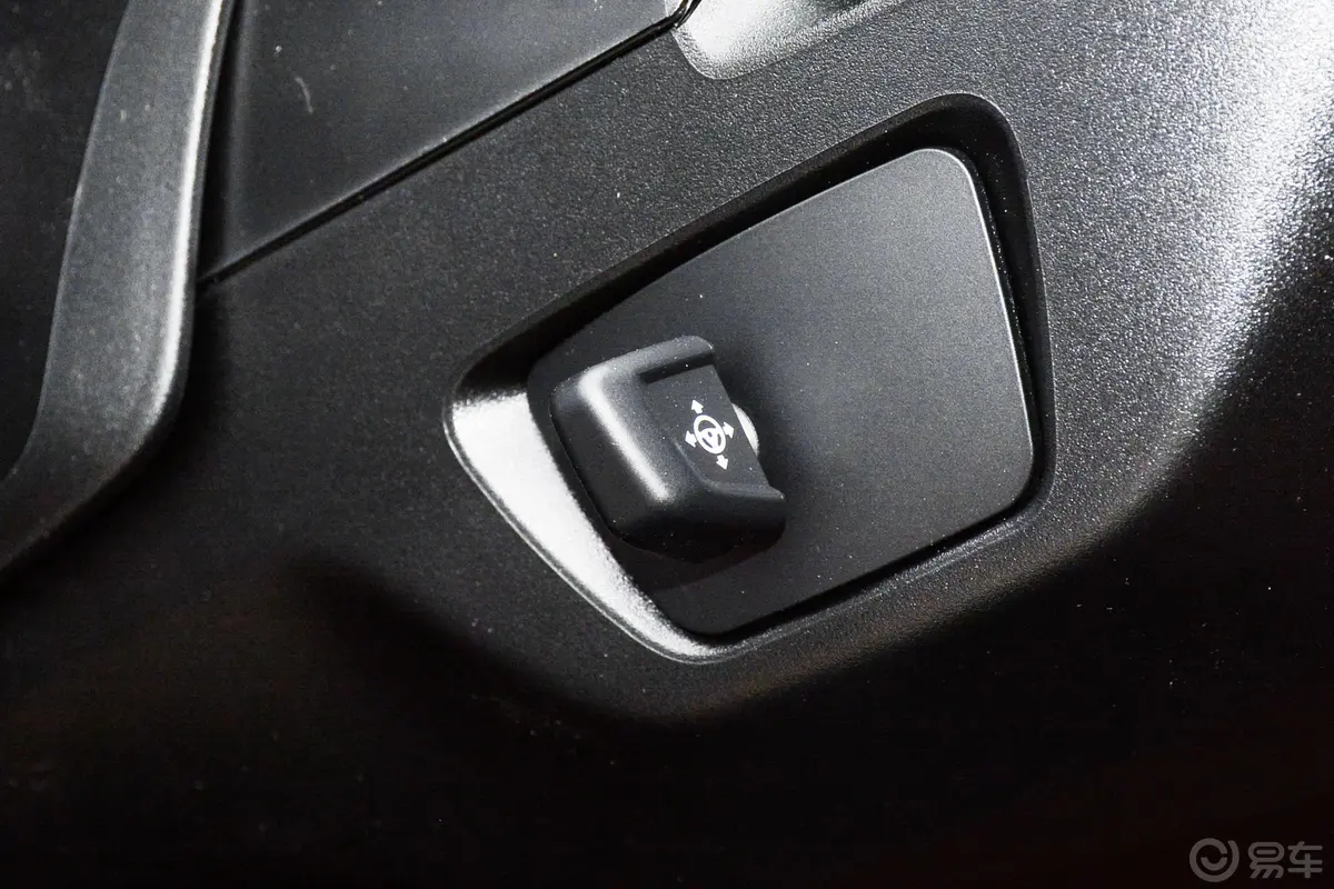 宝马5系改款二 530Li 尊享型 豪华套装方向盘调节