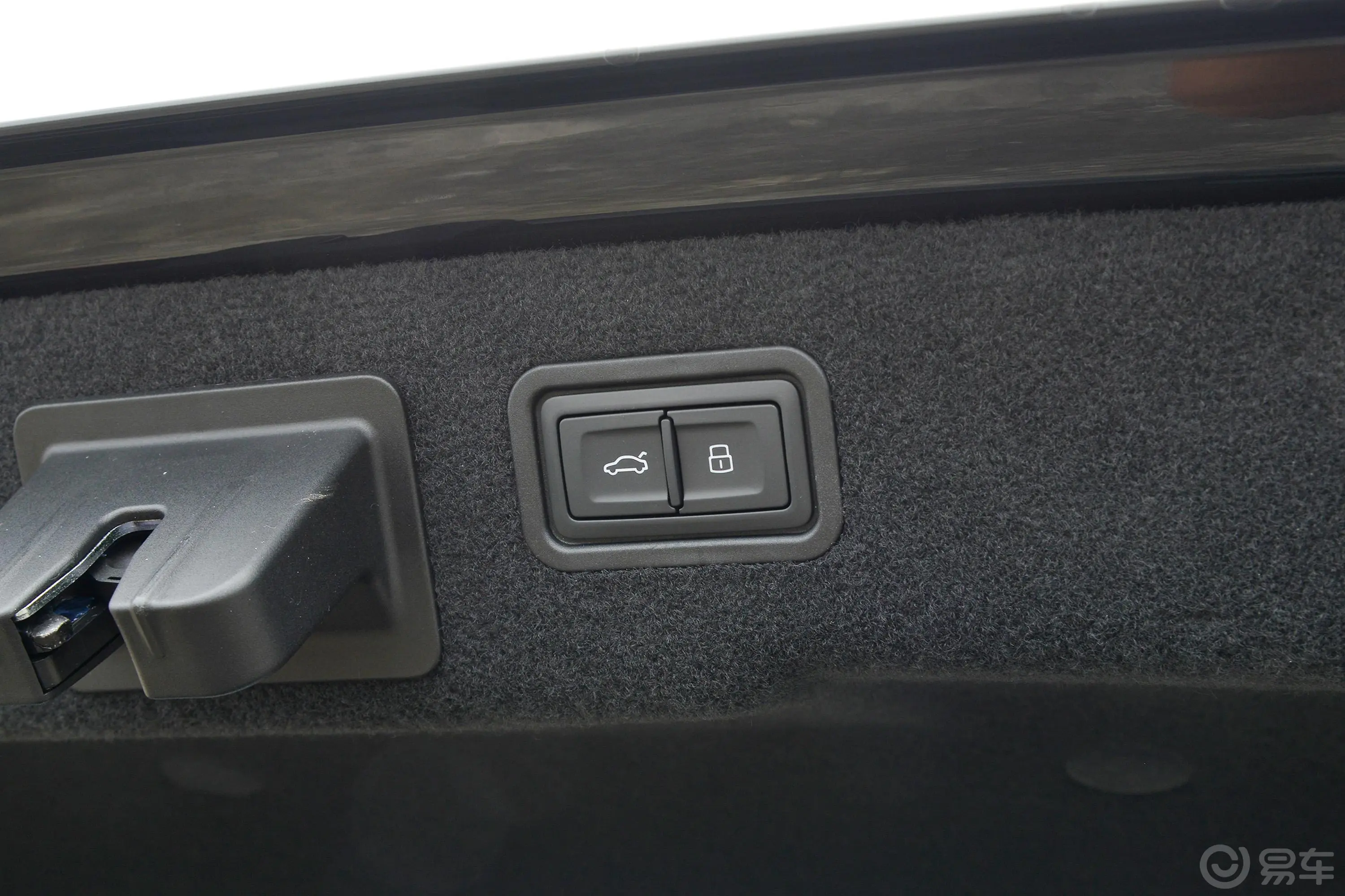 奥迪A8A8L Horch 创始人版 经典型电动尾门按键（手动扶手）