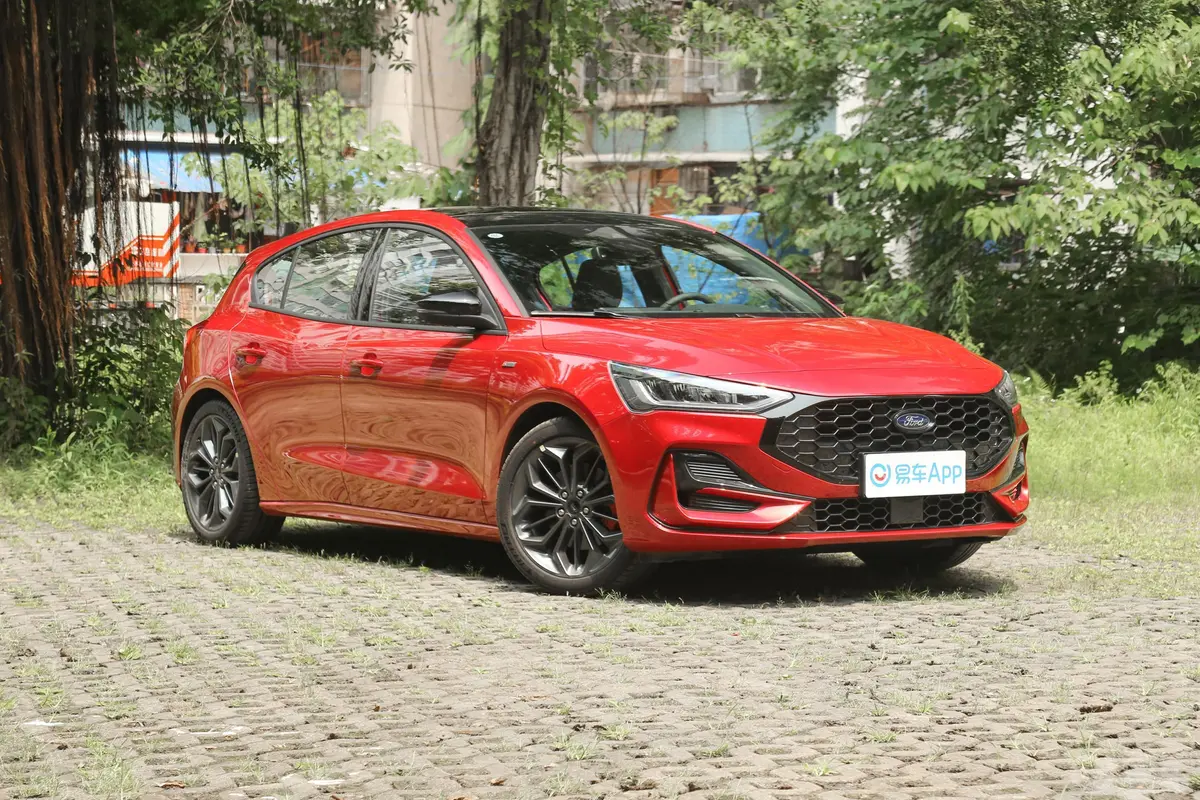 福克斯两厢 EcoBoost 180 ST-Line侧前45度车头向右水平